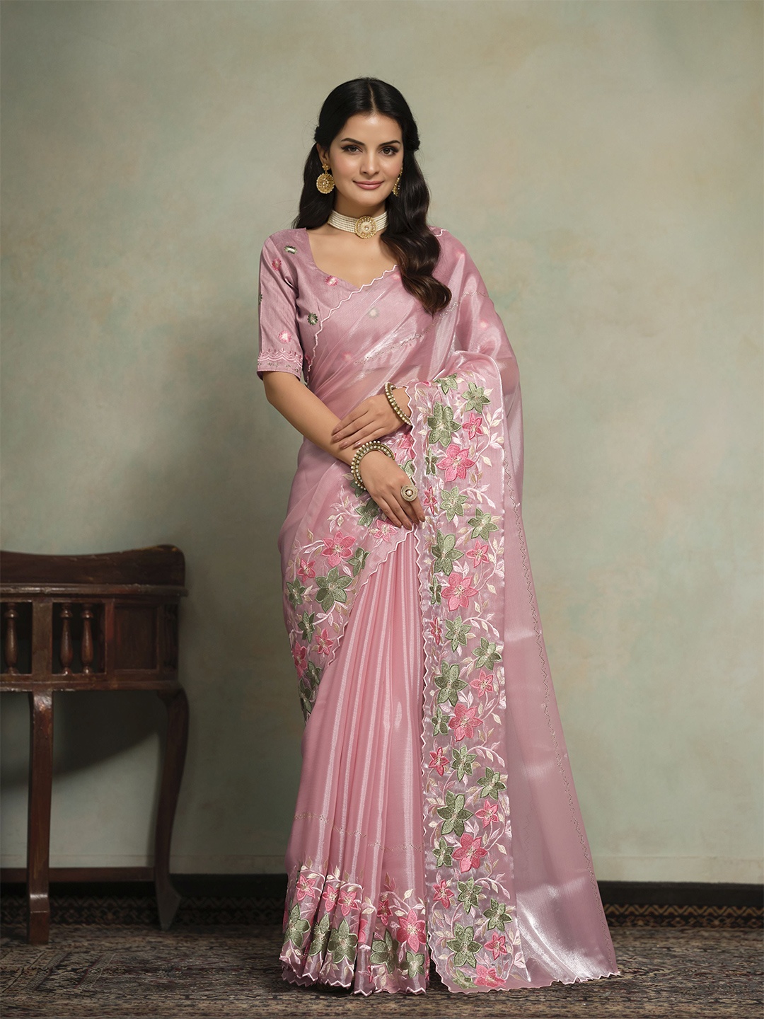 

VIRICA Floral phulkari saree with blouse piece, Pink