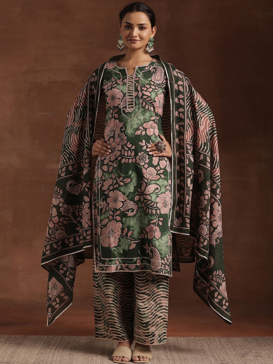 

Libas Green Floral Printed Gotta Patti Pure Cotton Kurta With Palazzos & Dupatta