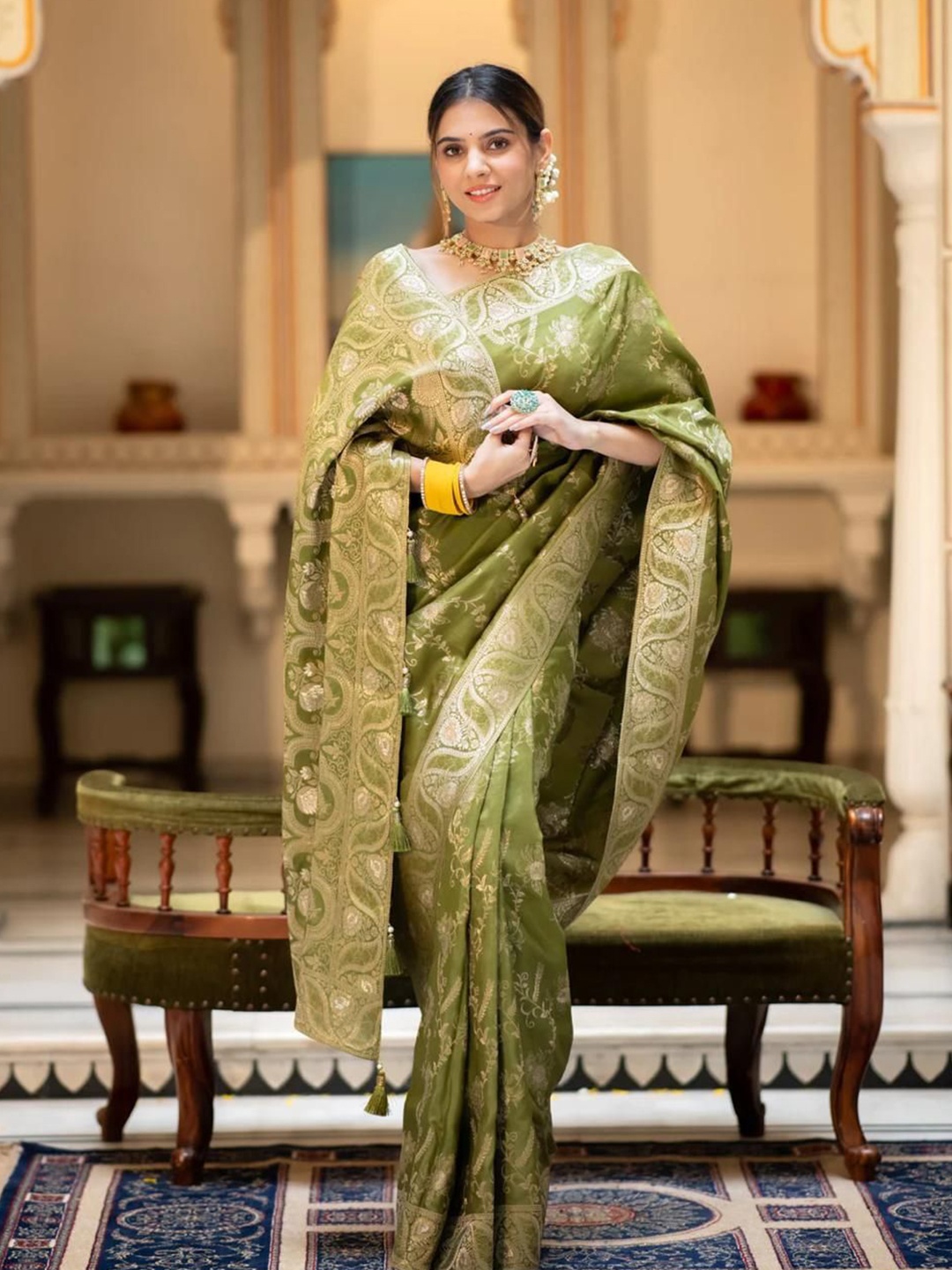 

Marziyaa Woven Design Zari Banarasi Saree, Green