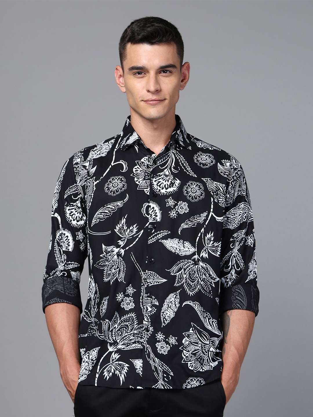 

DON VINO Men Spread Collar Floral Printed Slim Fit Casual Shirt, Black