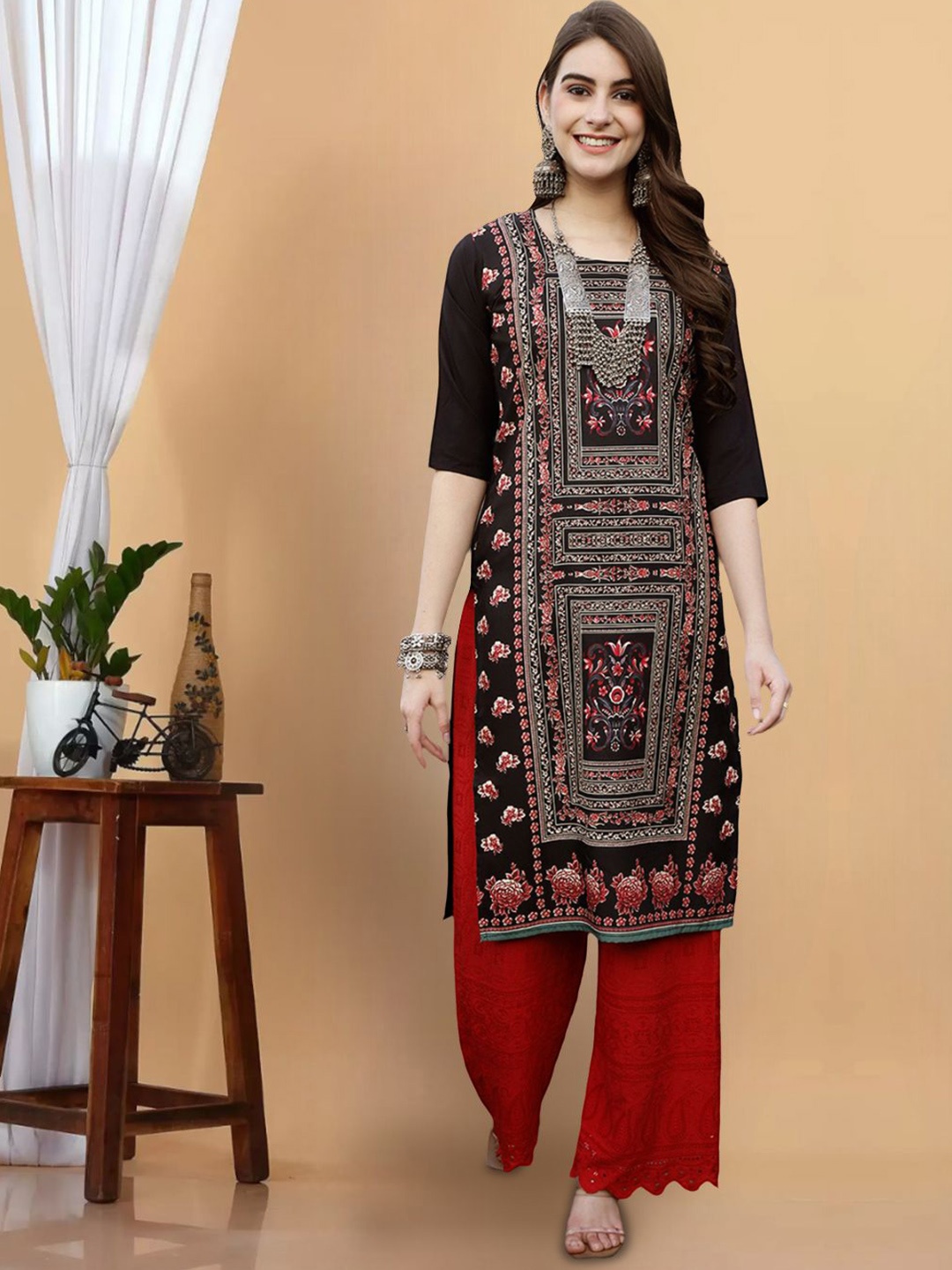 

7Threads Floral Printed Round Neck Straight Kurta, Black