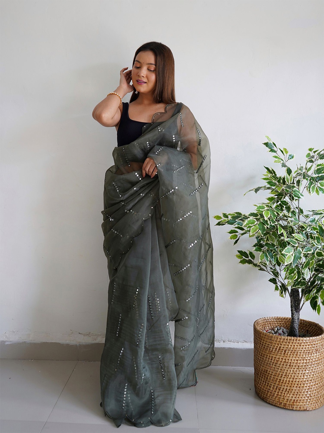 

elora Embellished Mirror Work Organza Saree, Grey