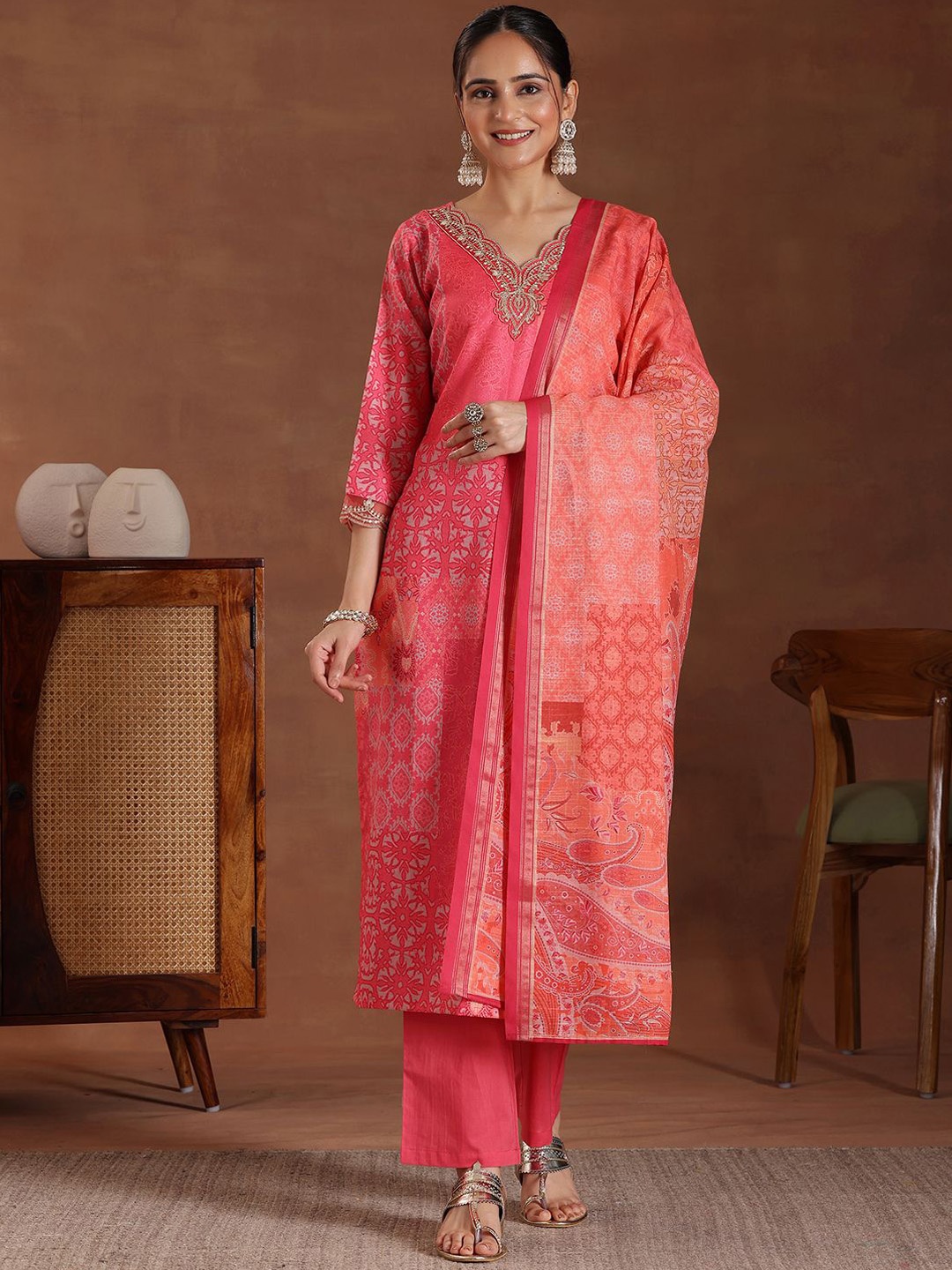 

Libas Ethnic Motifs Printed Sequinned V-Neck Linen Straight Kurta With Trousers & Dupatta, Pink