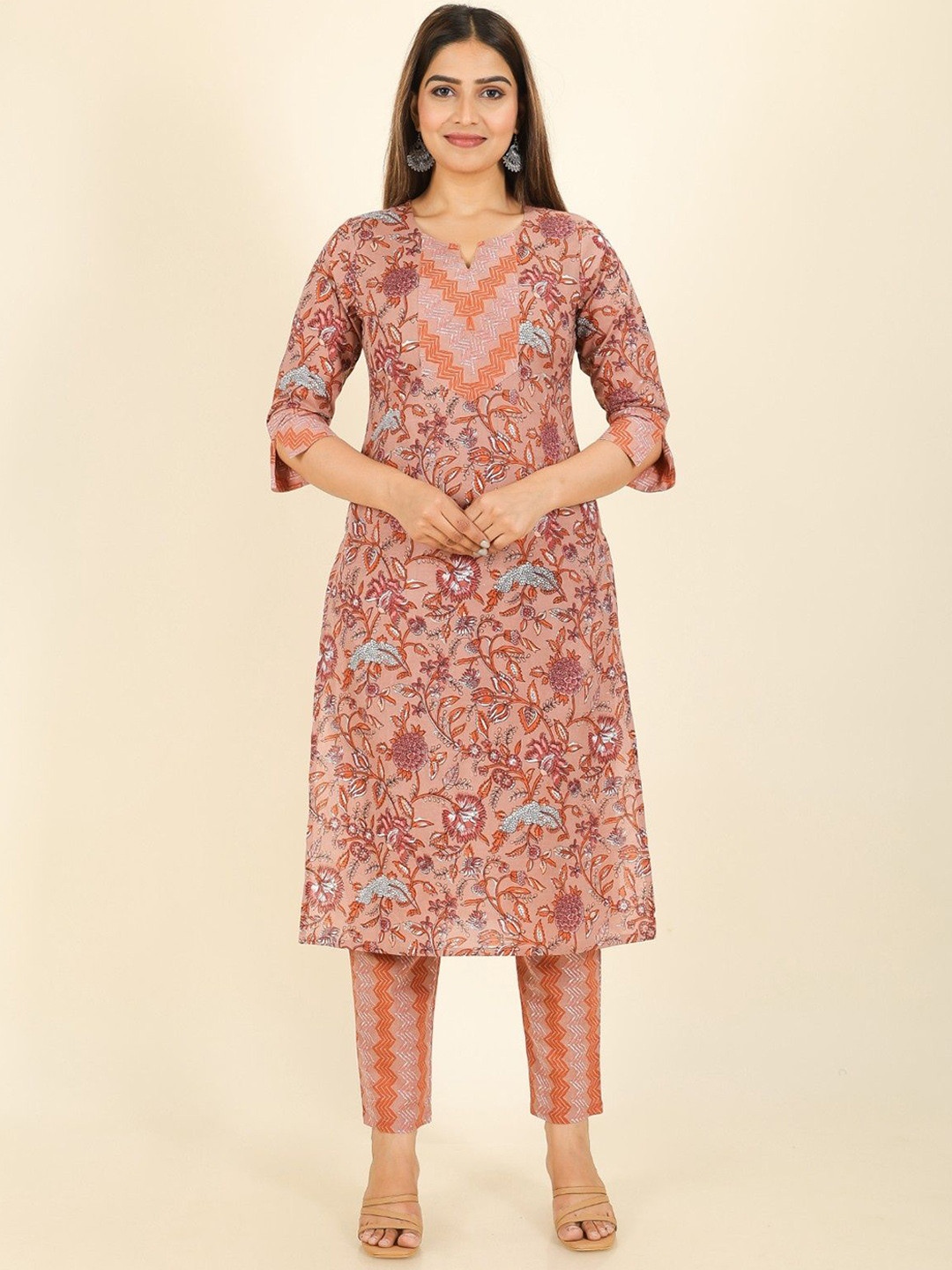 

Aramya Floral Printed Notched Round Neck Patchwork Cotton Straight Kurta, Brown