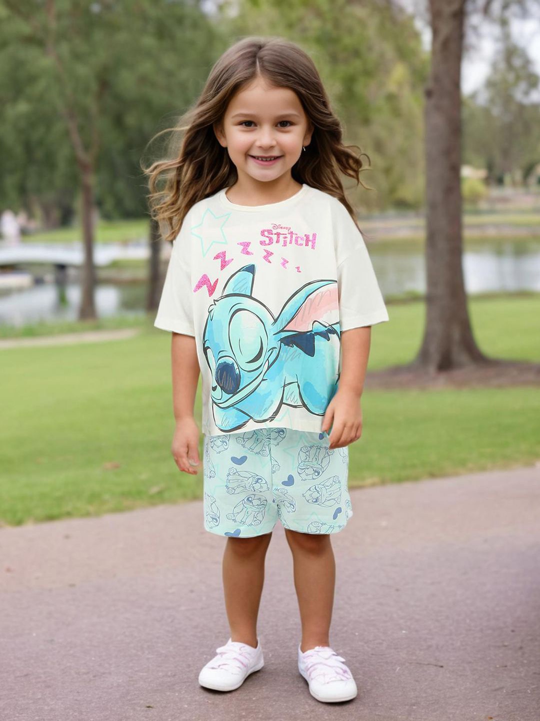

INCLUD Girls Graphic Printed T-shirt with Shorts, White