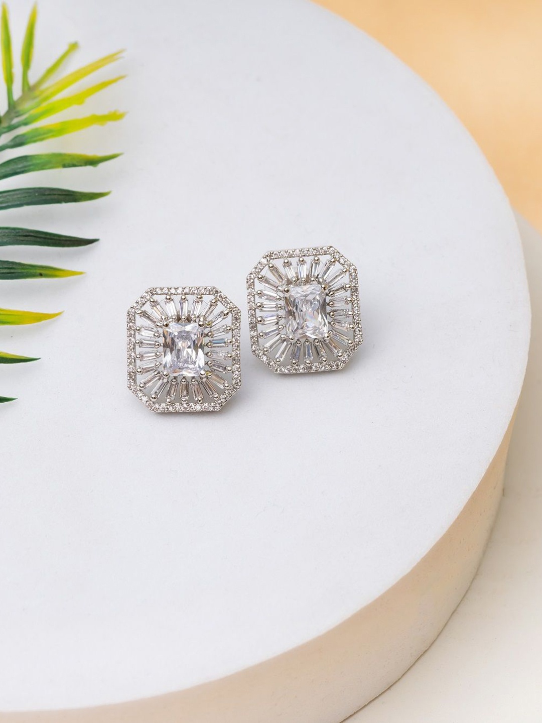 

PUTSTYLE Silver-Plated American Diamond Studded Square Studs