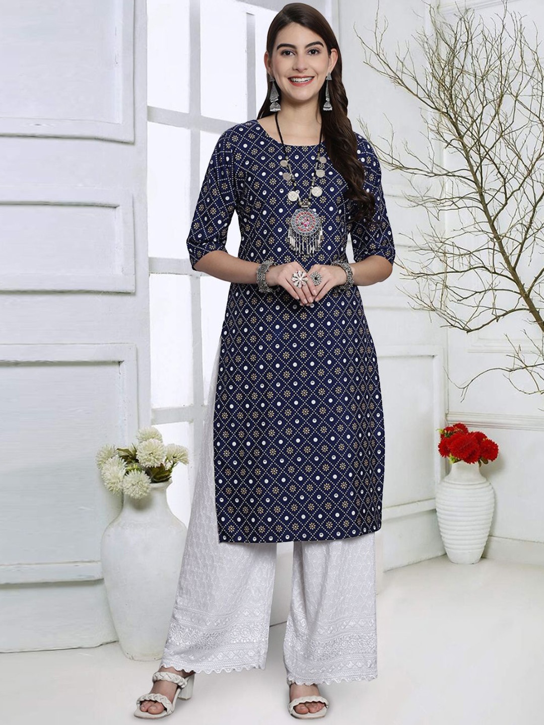 

7Threads Floral Printed Round Neck Straight Kurta, Navy blue