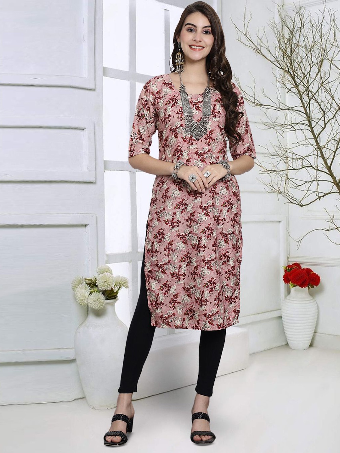 

7Threads Floral Printed Round Neck Straight Kurta, Pink