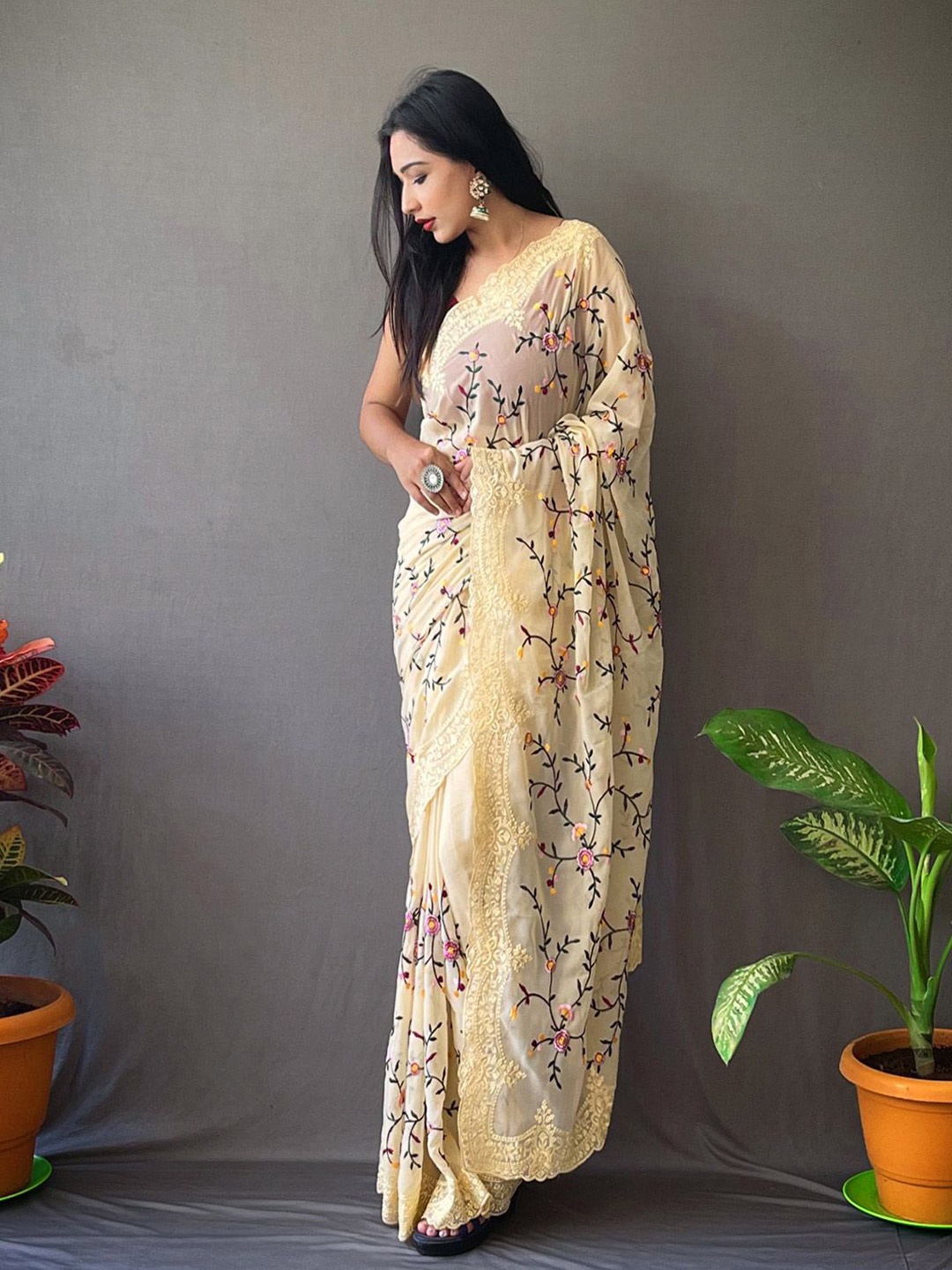 

elora Floral Printed Embroidered Pure Georgette Saree with Blouse, Yellow