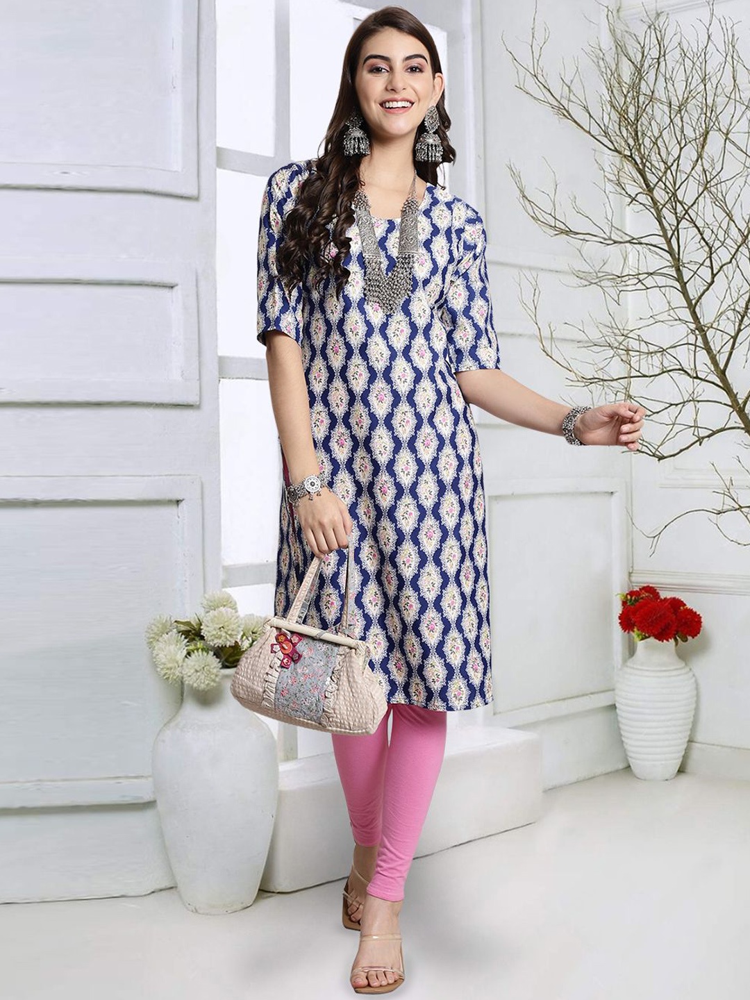 

7Threads Geometric Printed Round Neck Straight Kurta, Navy blue