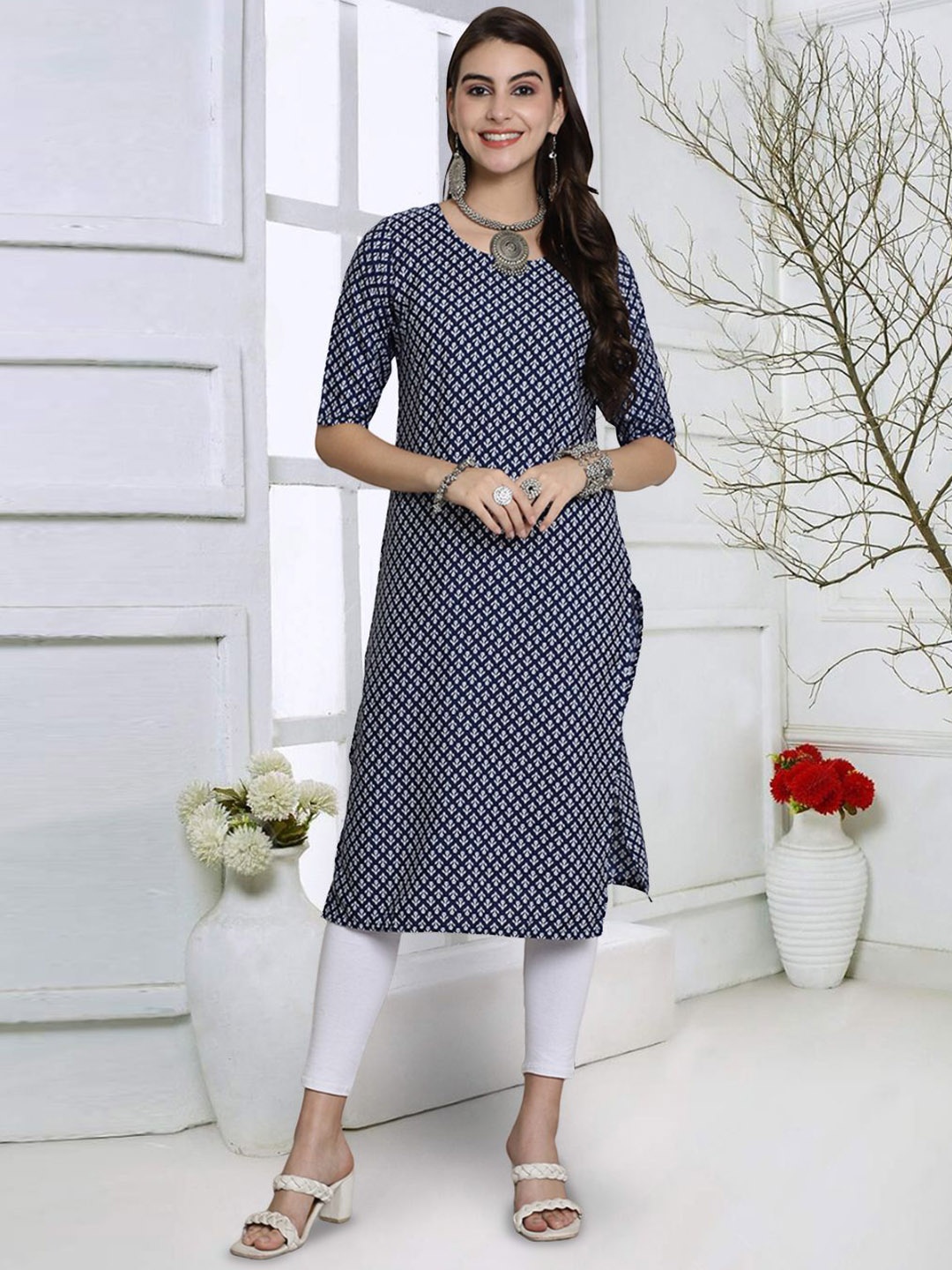 

7Threads Floral Printed Round Neck Straight Kurta, Blue