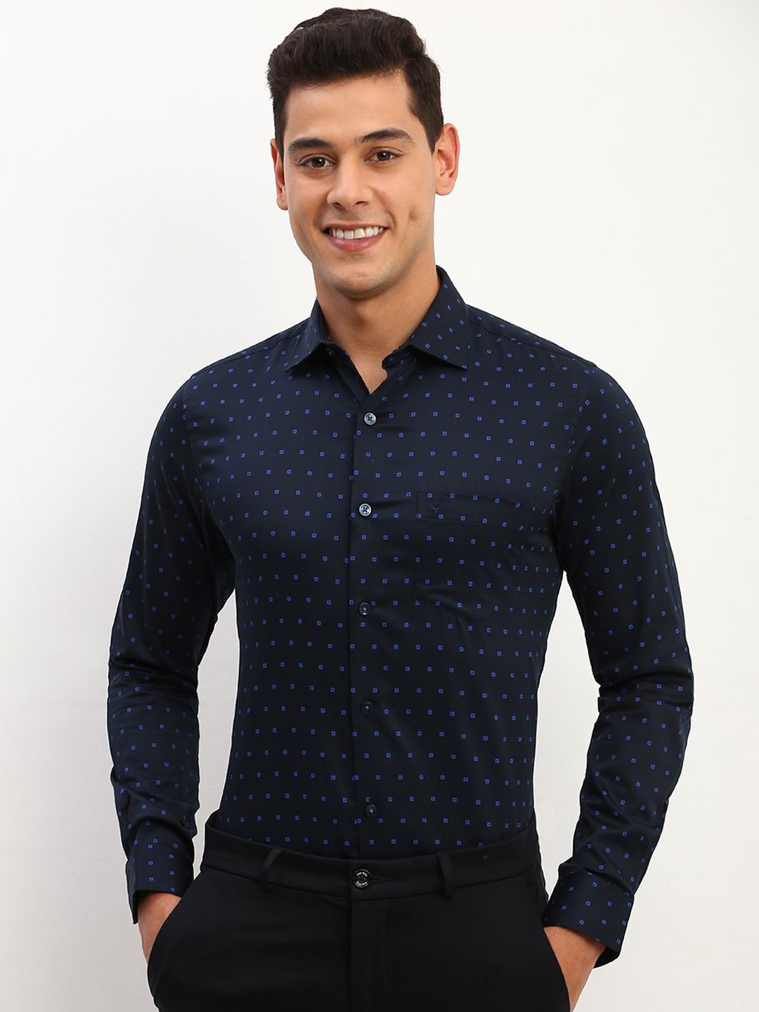 

Allen Solly Men Spread Collar Geometric Printed Cotton Slim Fit Formal Shirt, Navy blue