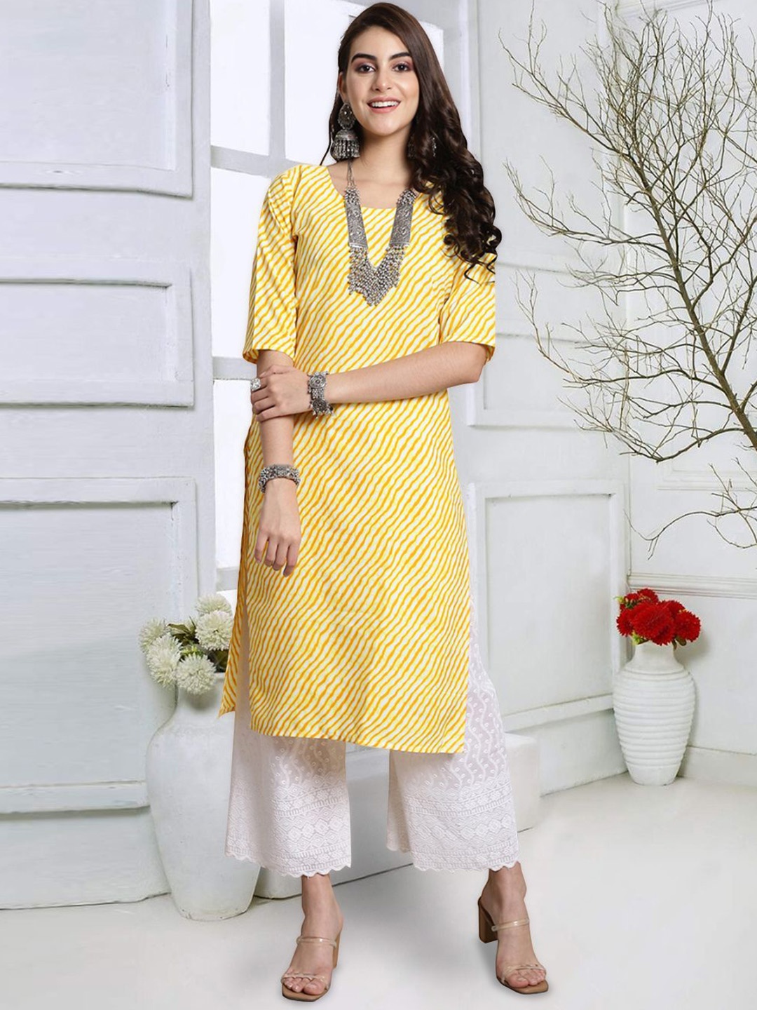 

7Threads Leheriya Printed Round Neck Short Sleeves Straight Kurta, Yellow