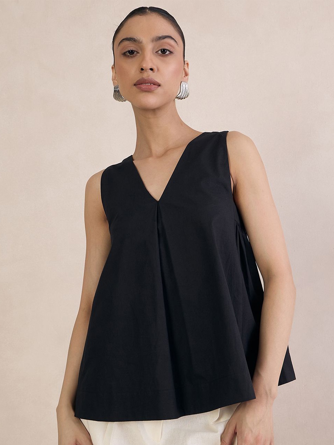 

FEMMELLA Women Solid V-Neck Cotton Top, Black