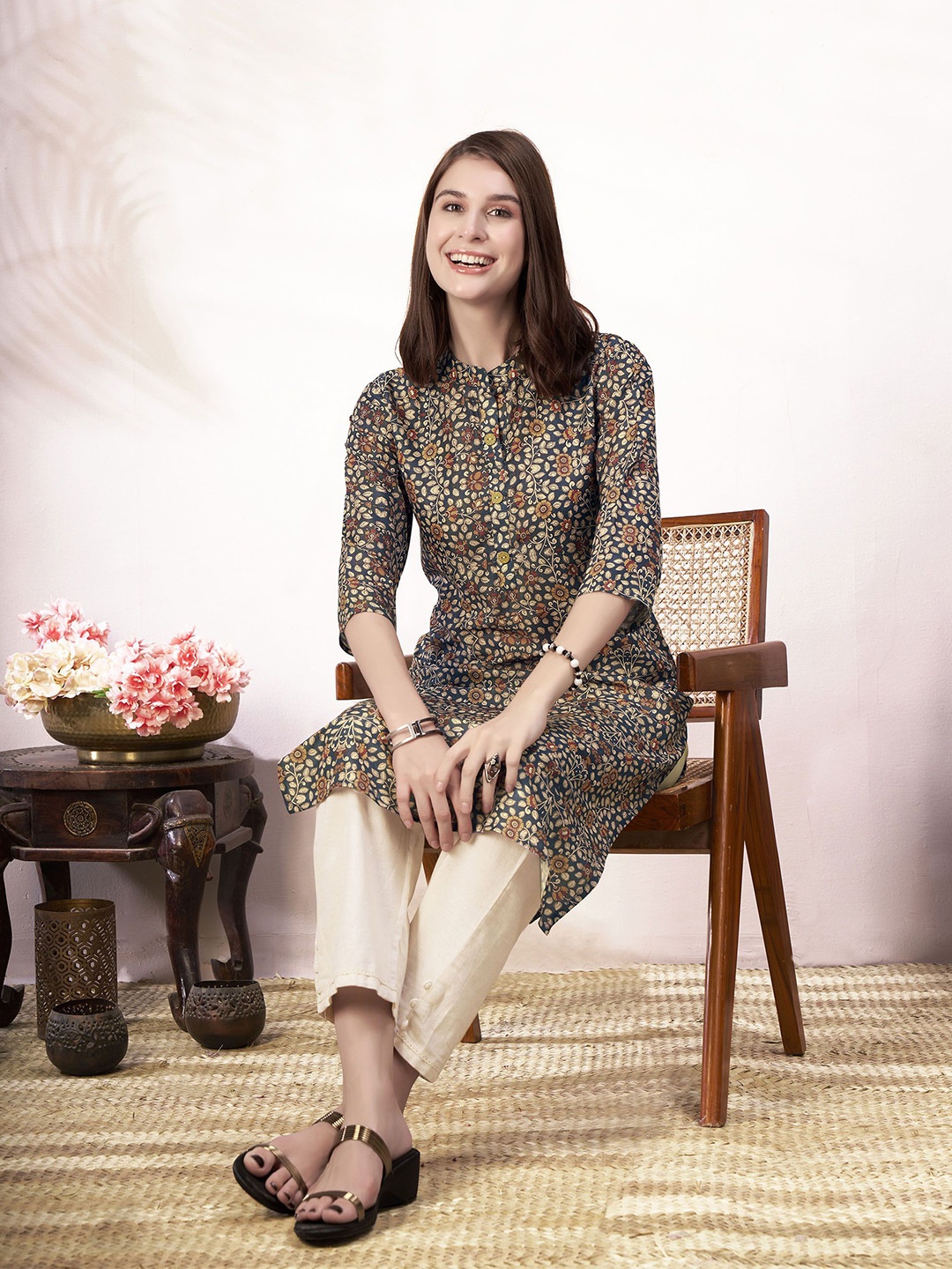 

Anouk Rustic Printed Straight Kurta, Black