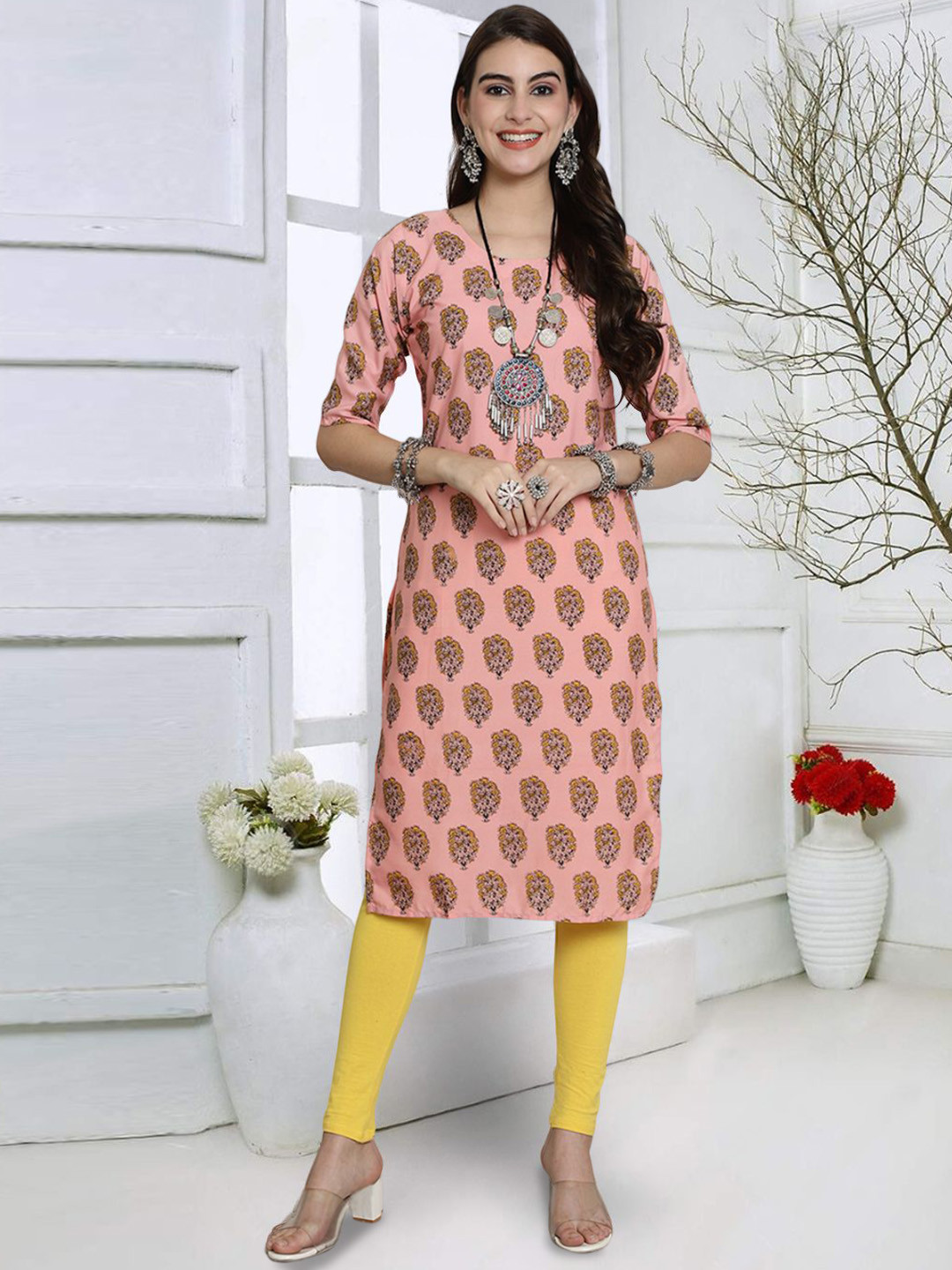 

7Threads Floral Printed Round Neck Straight Kurta, Pink