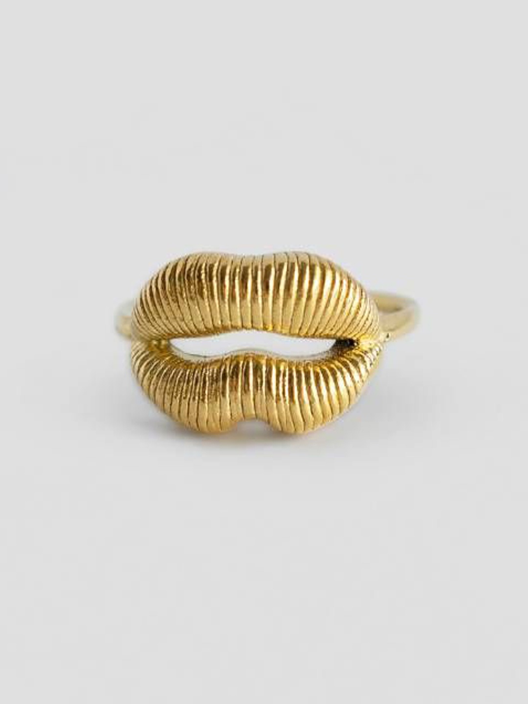 

Don't Call Me Princess 18k Gold Plated Stainless Steel Adjustable Lip Kiss Ring