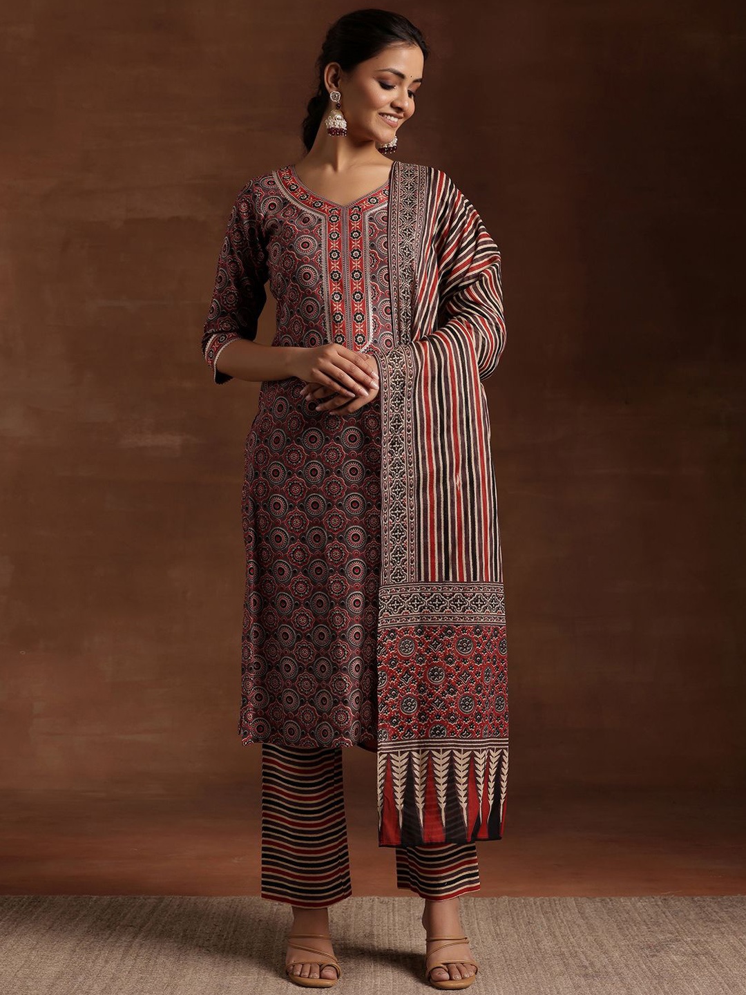 

Libas Ethnic Motifs Printed Gotta Patti Pure Cotton Kurta with Trousers & Dupatta, Grey