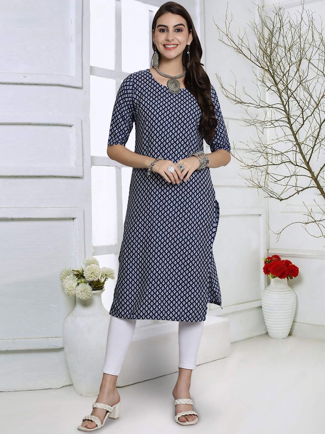 

7Threads Floral Printed Round Neck Straight Kurta, Navy blue