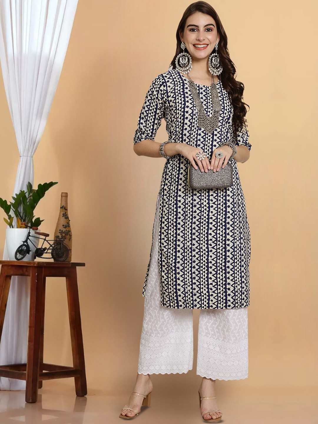 

7Threads Geometric Printed Round Neck Straight Kurta, Navy blue
