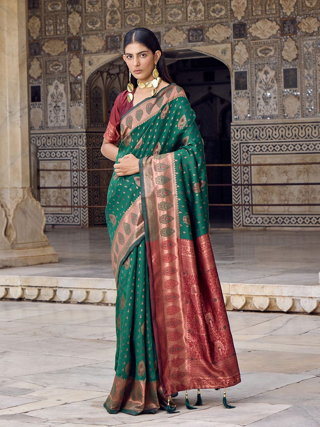 

VIRICA Woven Design Zari Banarasi Saree, Green
