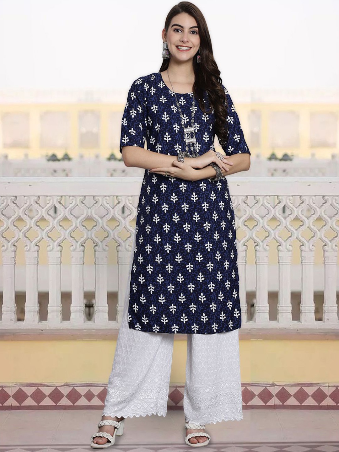 

7Threads Floral Printed Round Neck Straight Kurta, Black