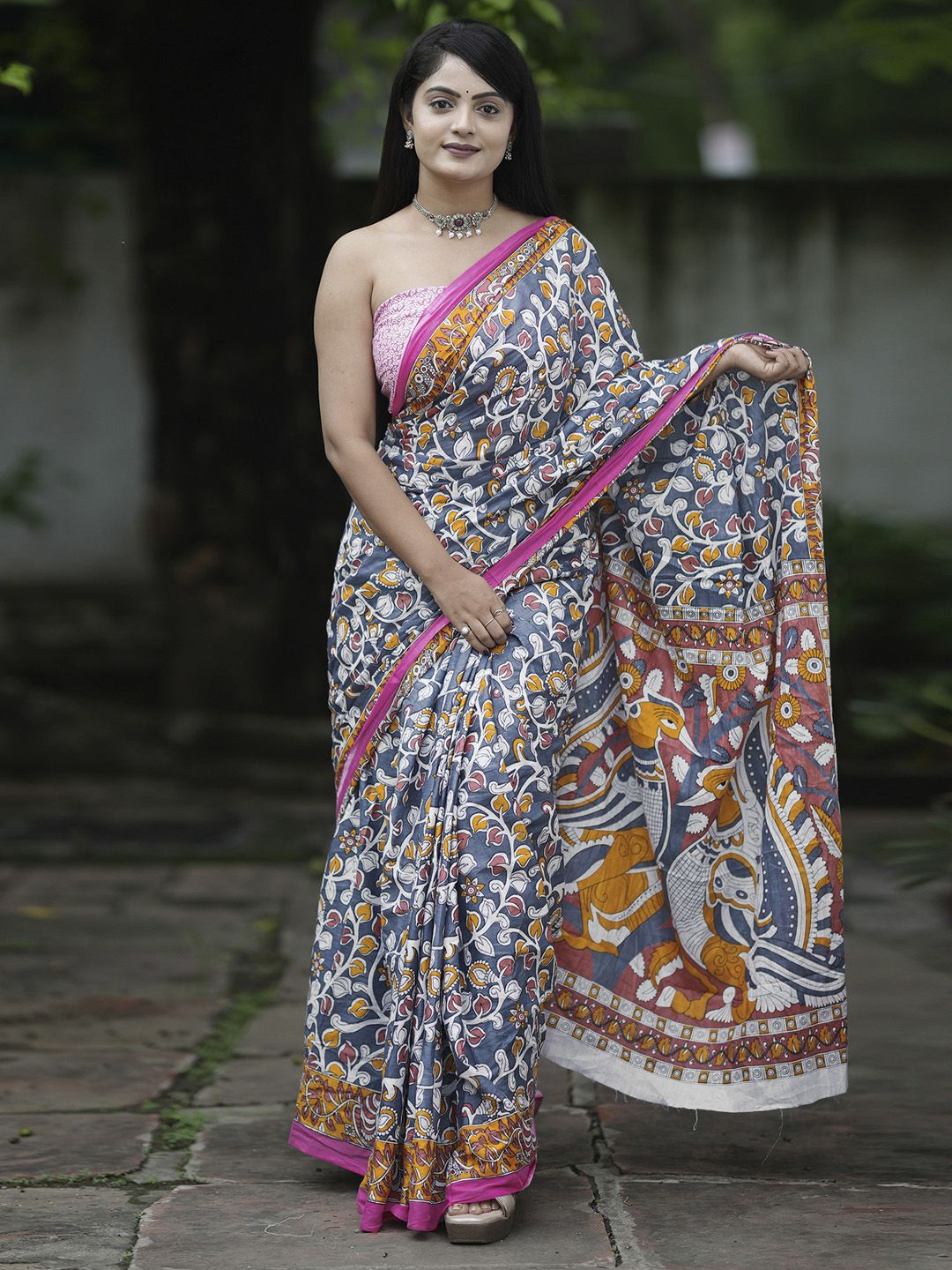 

KALINI Kalamkari Bagru Printed Saree, Grey