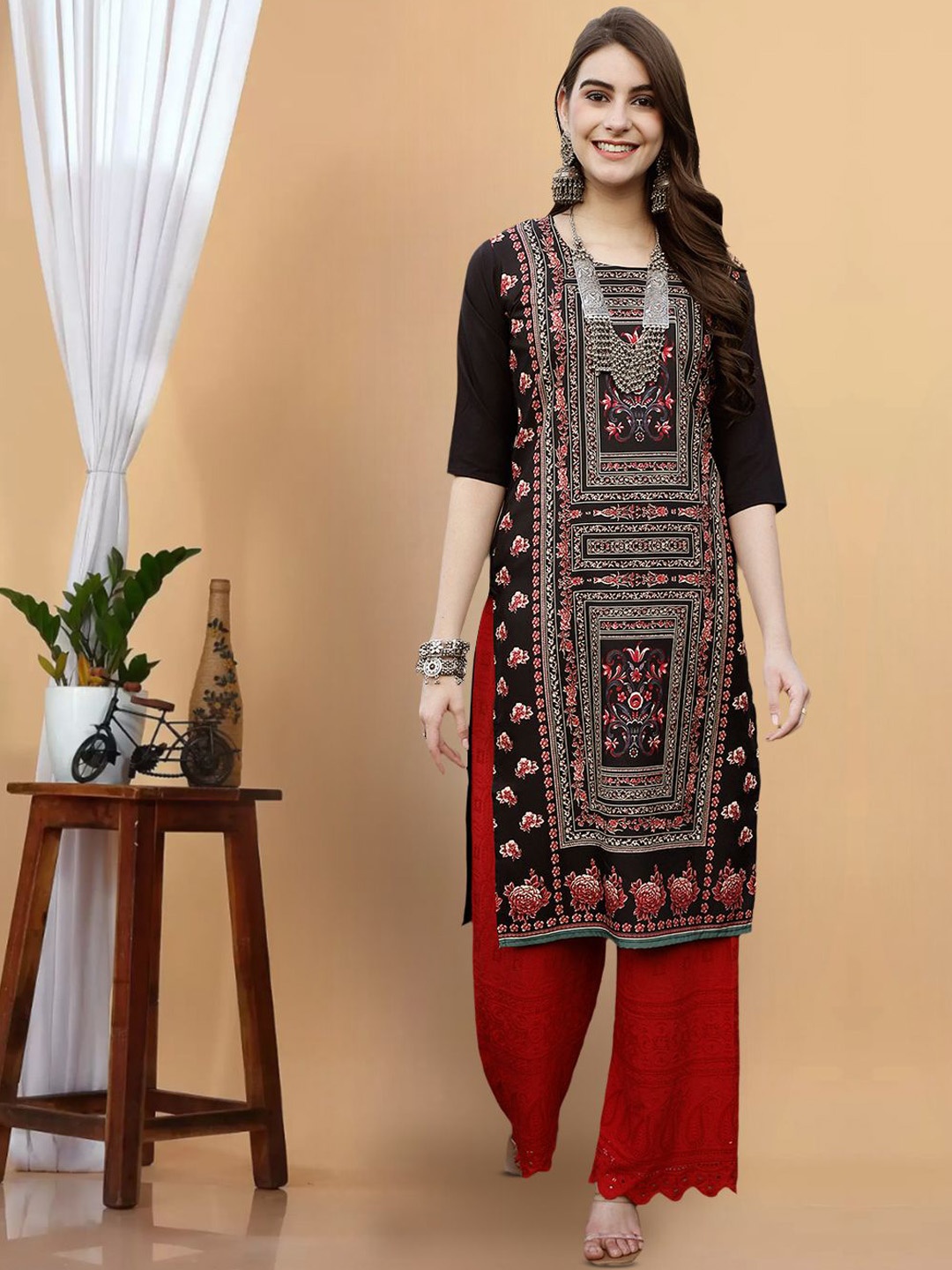 

7Threads Floral Printed Round Neck Straight Kurta, Black