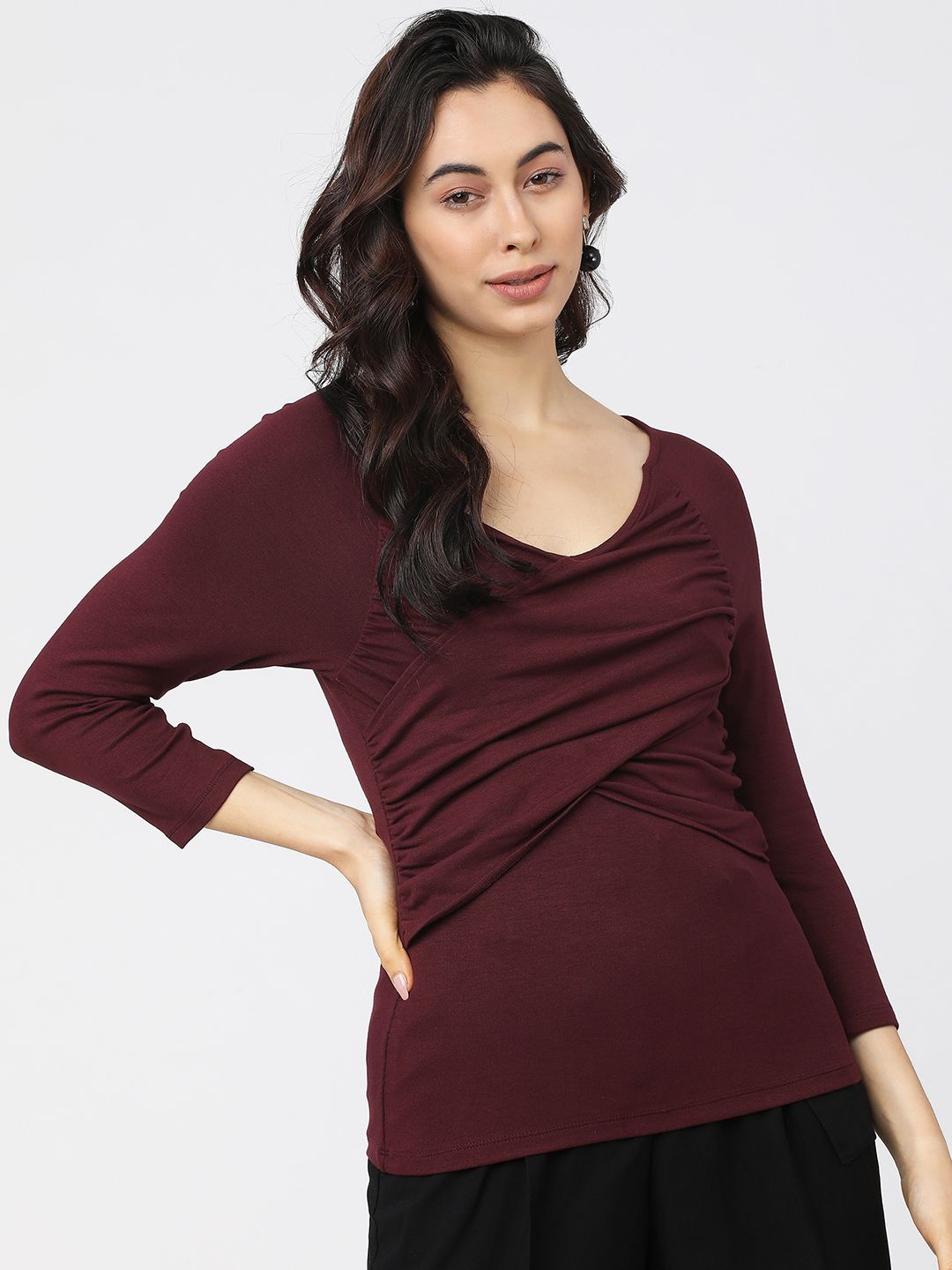 

Tokyo Talkies Women Solid V-Neck Top, Maroon