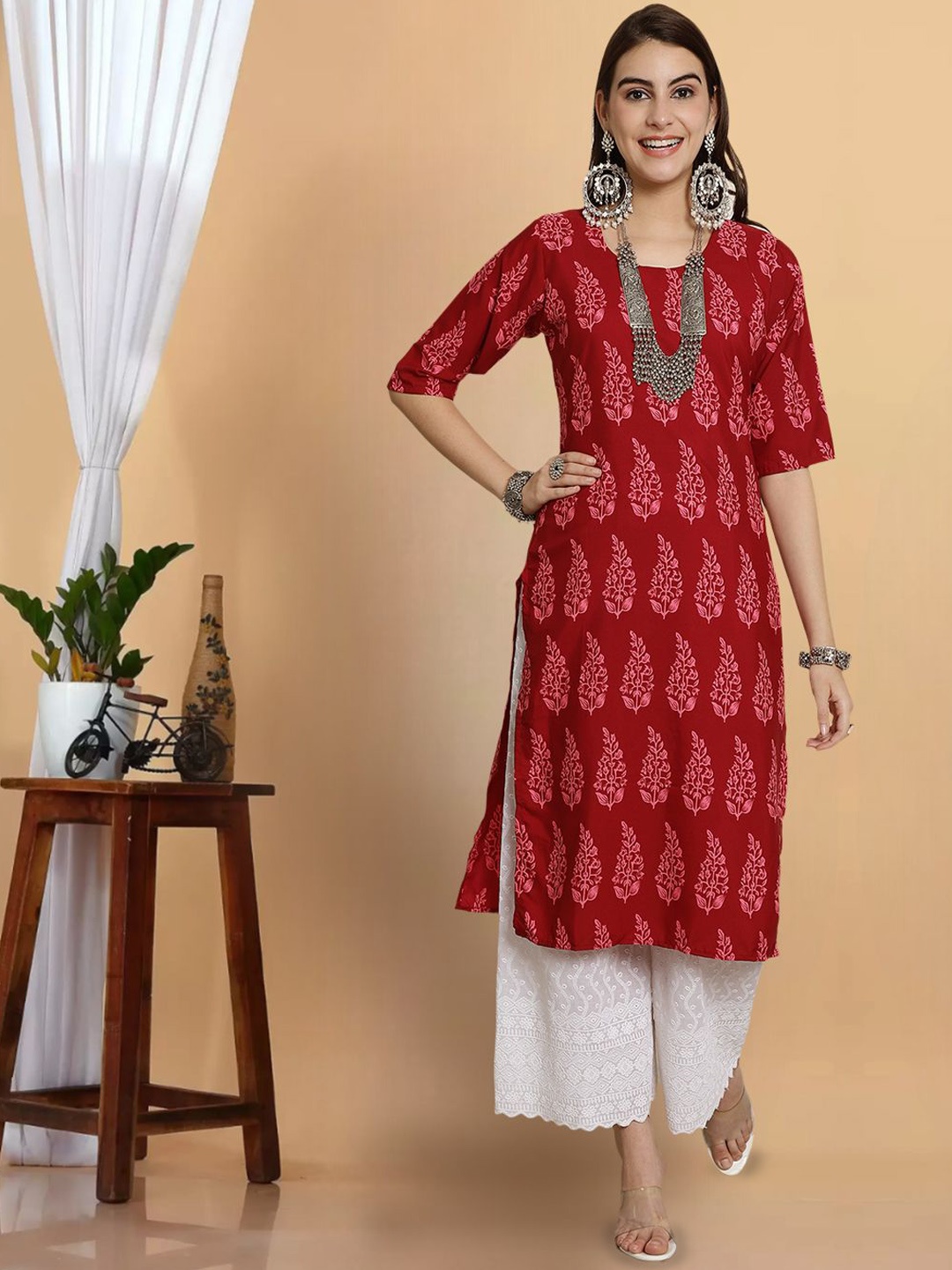 

7Threads Floral Printed Round Neck Straight Kurta, Pink