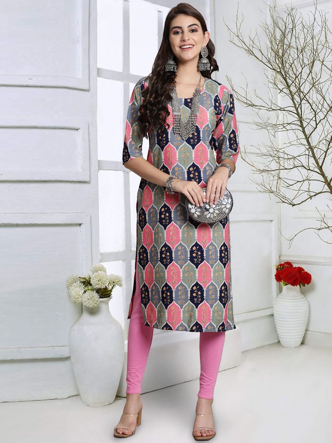 

7Threads Floral Printed Round Neck Straight Kurta, Black