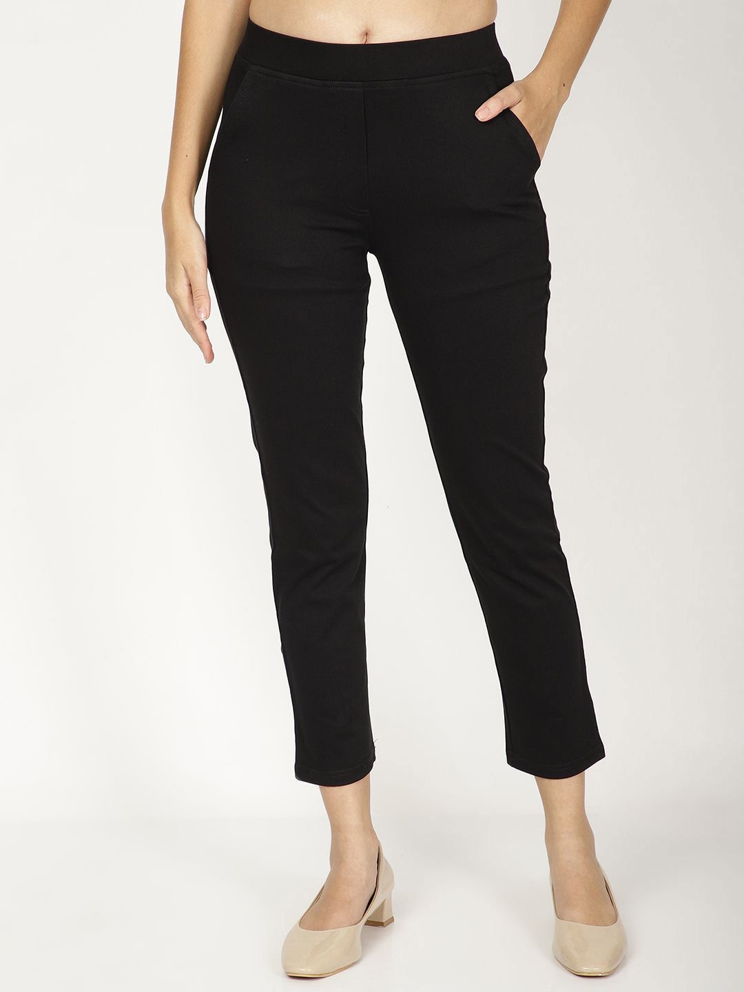 

FUTURO Women Solid Slim Fit Jeggings, Black