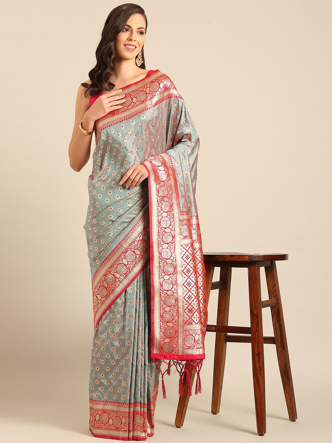 

Exclusiva Woven Design Saree with Zari Border, Grey