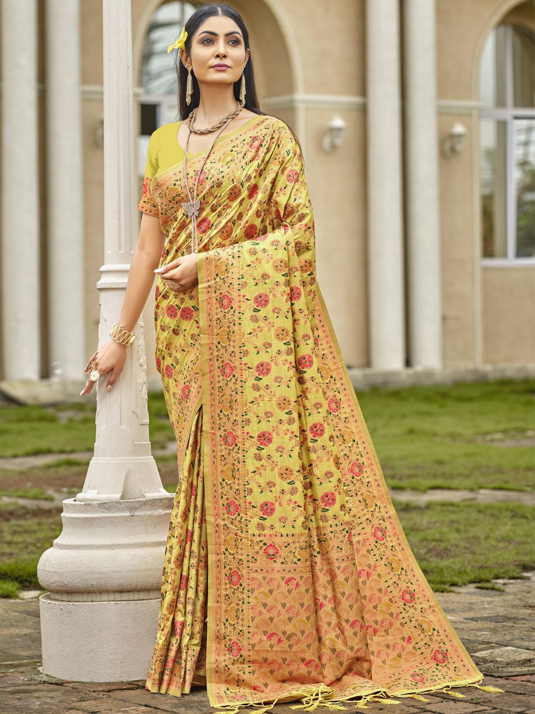 

Exclusiva Ethnic Motifs Zari Saree, Yellow