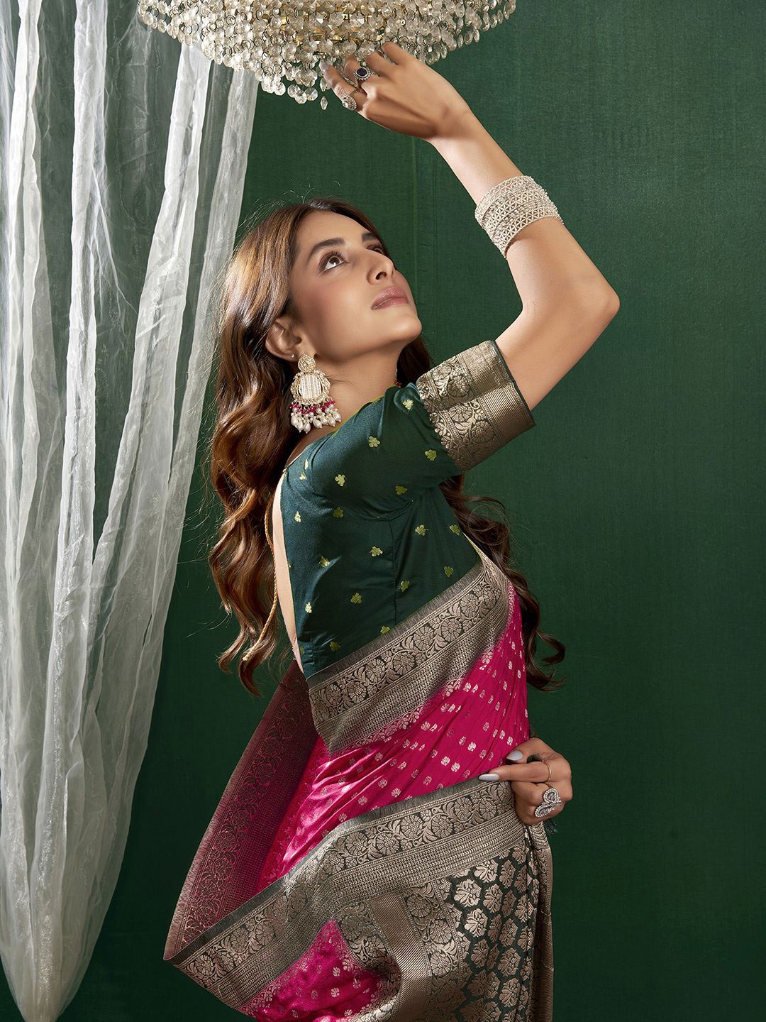 

Satrani Woven Design Zari Pure Georgette Banarasi Saree, Green