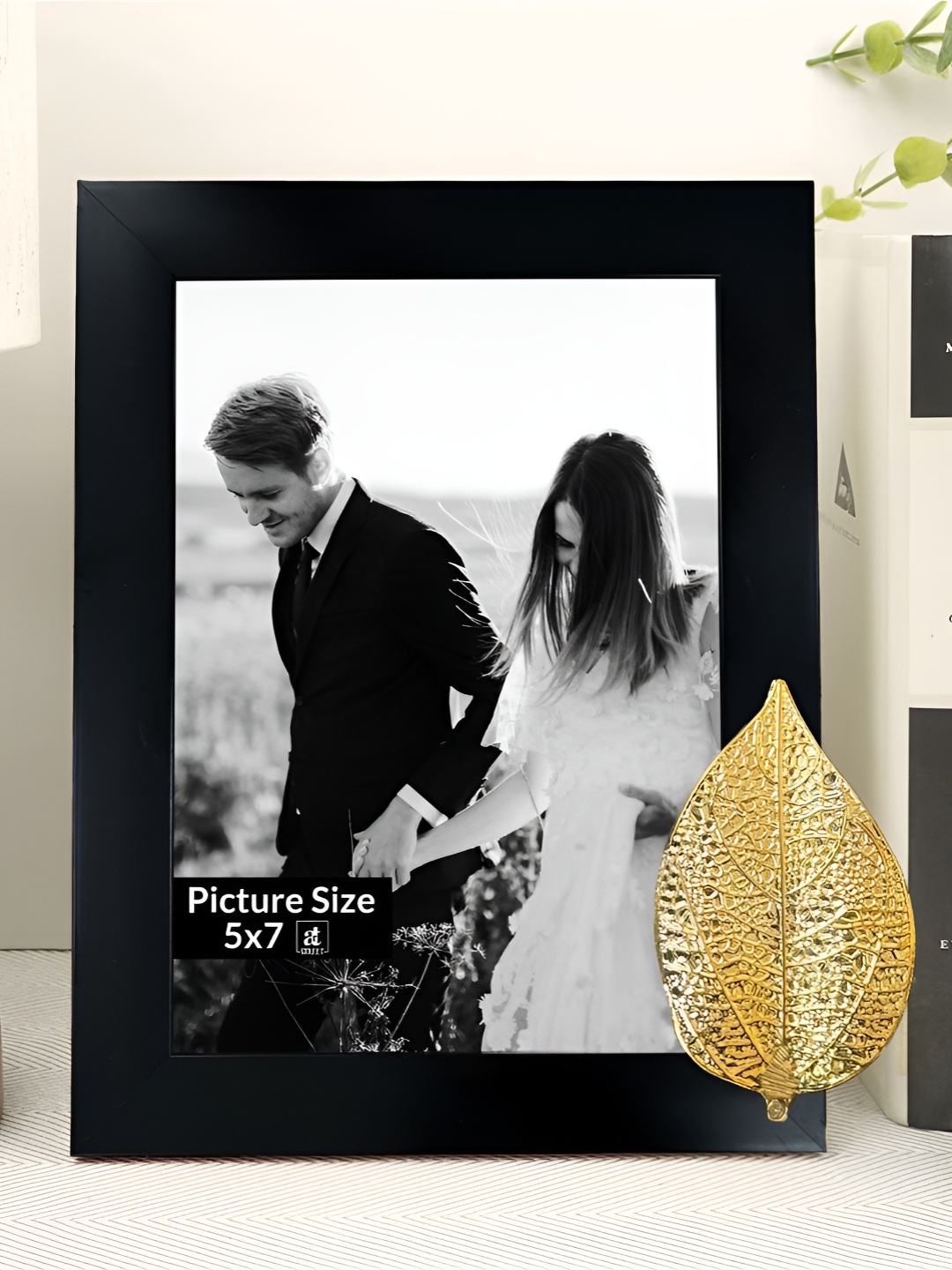 

Art Street Black & Gold-Toned 1 Pieces Wood Table Photo Frames