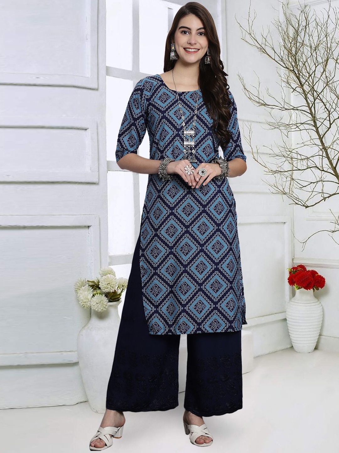 

7Threads Geometric Printed Round Neck Straight Kurta, Navy blue