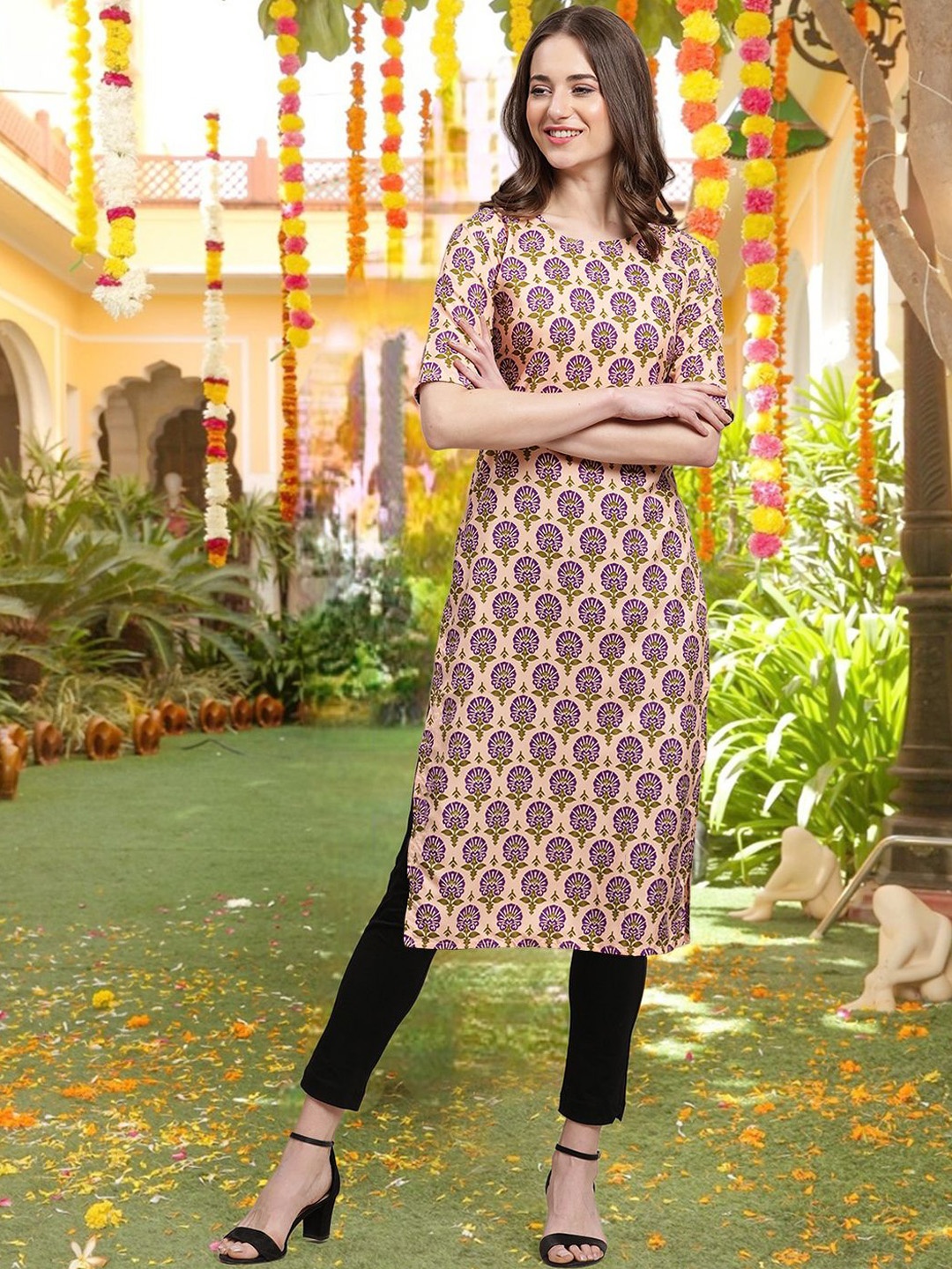 

7Threads Floral Printed Round Neck Straight Kurta, Peach