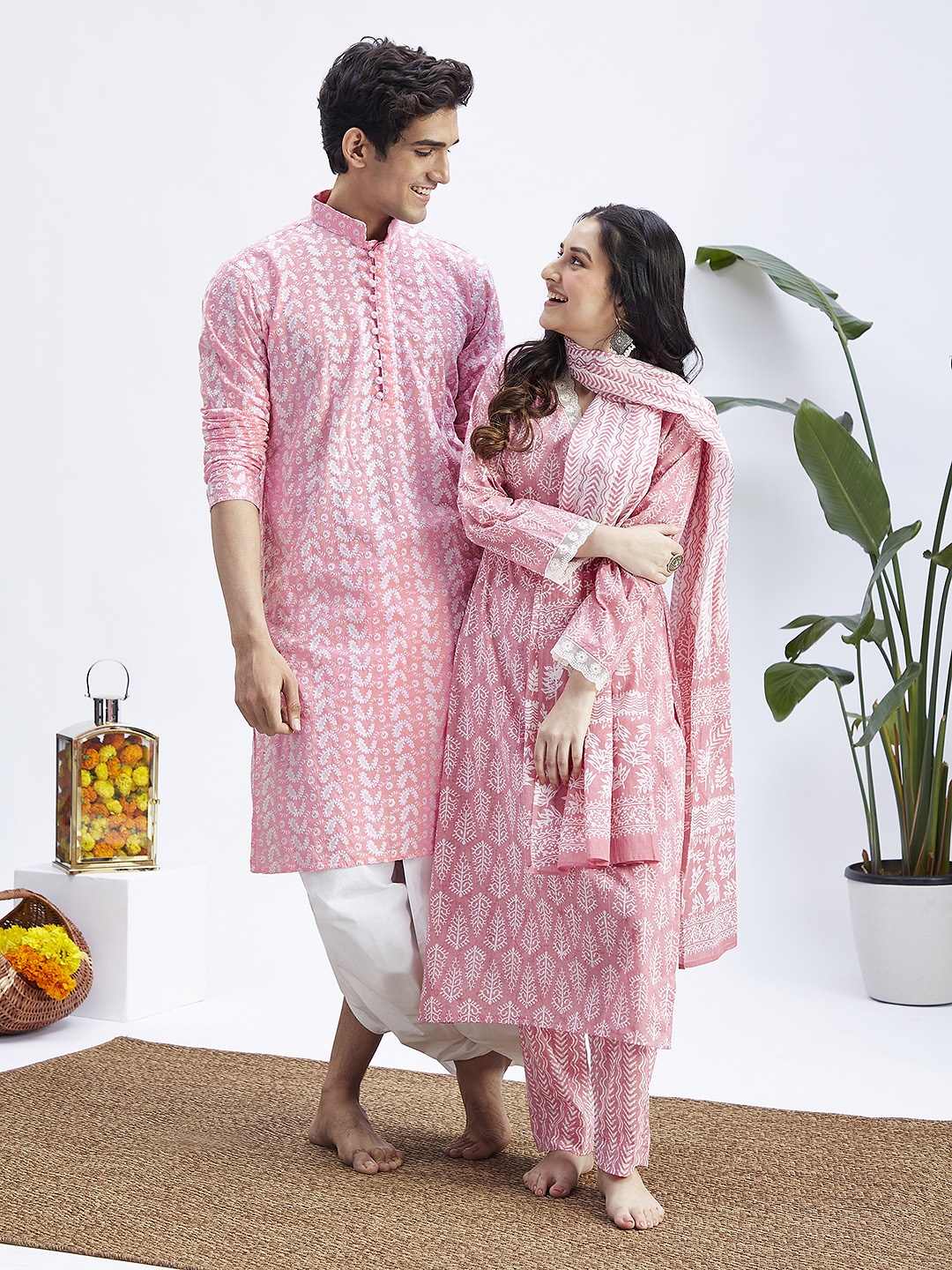 

VASTRAMAY V Neck Floral Printed Straight Kurta with Pyjama & Dupatta, Pink