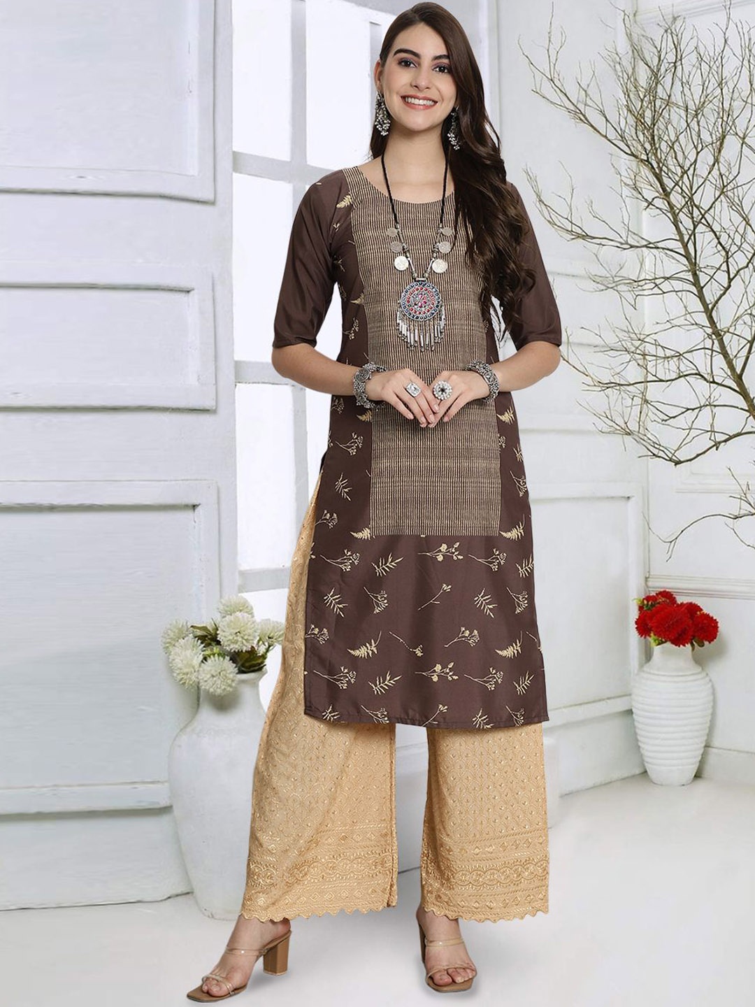 

KALINI Geometric Printed Round Neck Straight Kurta, Brown