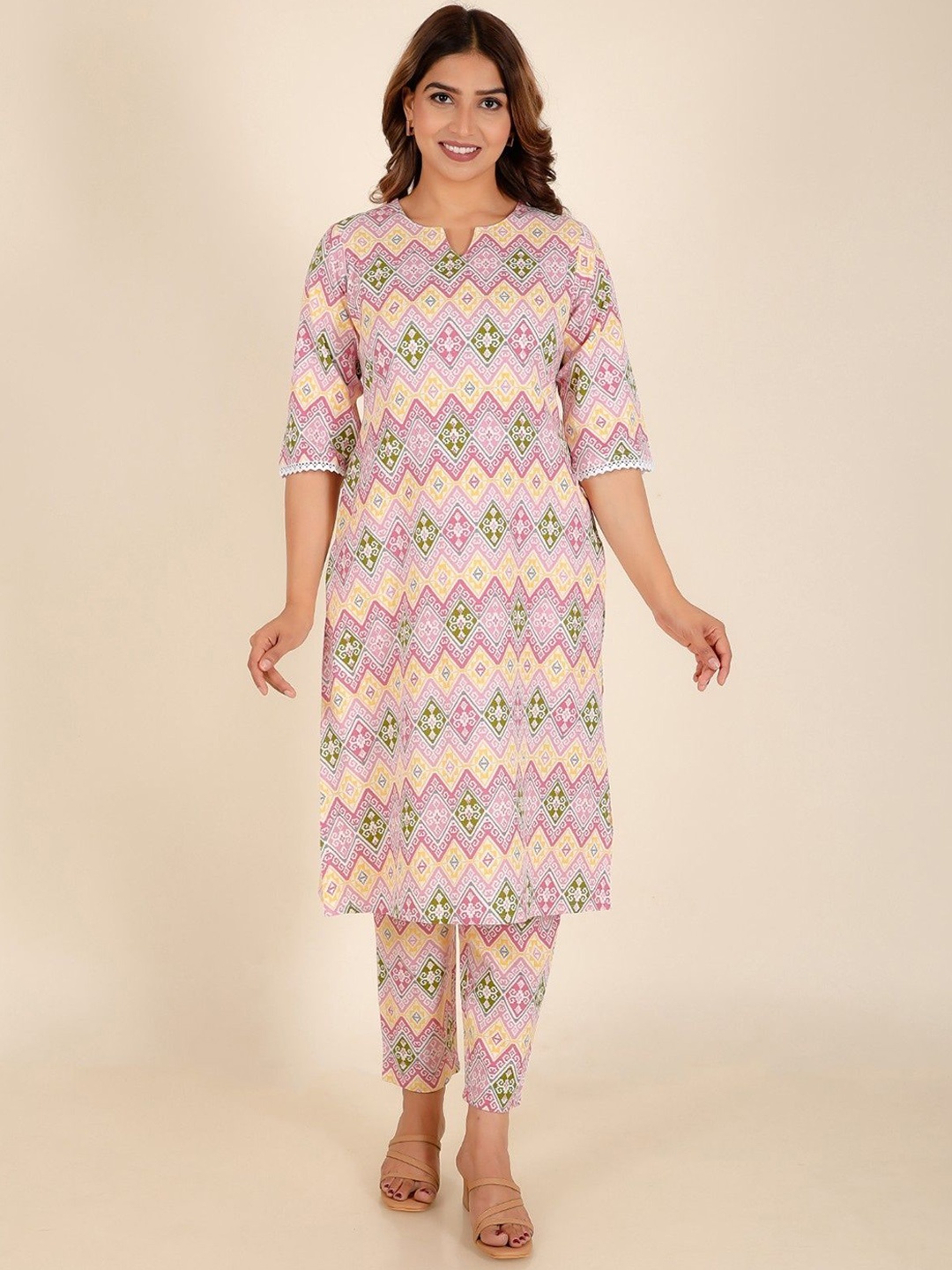 

Aramya Women Ethnic Motifs Printed Kurta, Pink