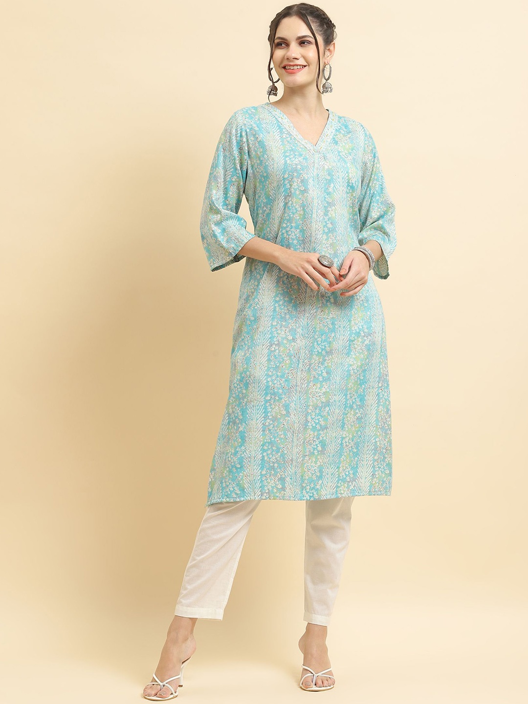 

Shree Floral Printed V Neck Straight Kurta, Turquoise blue