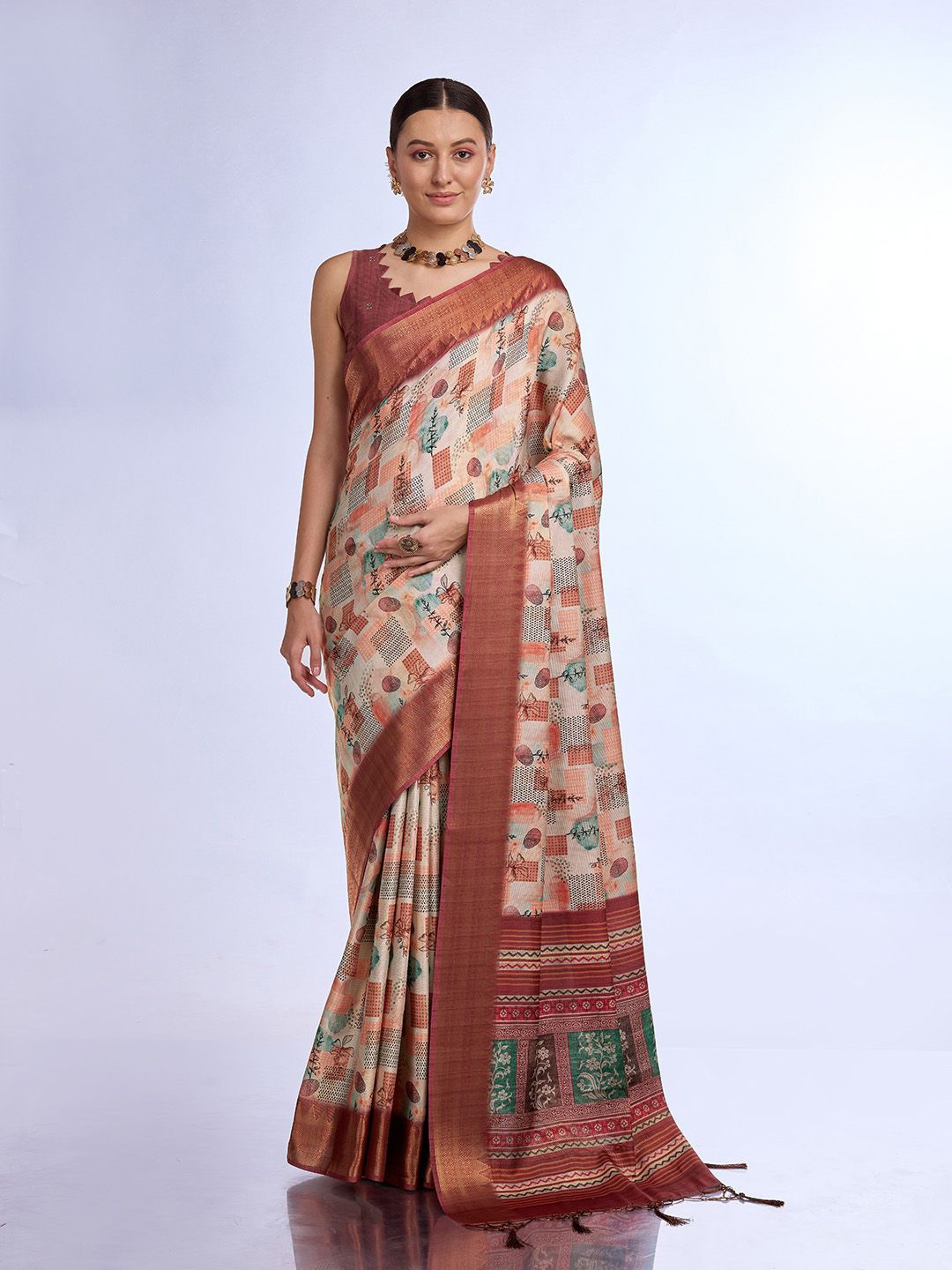 

Ishin Tissue Printed Saree, Cream