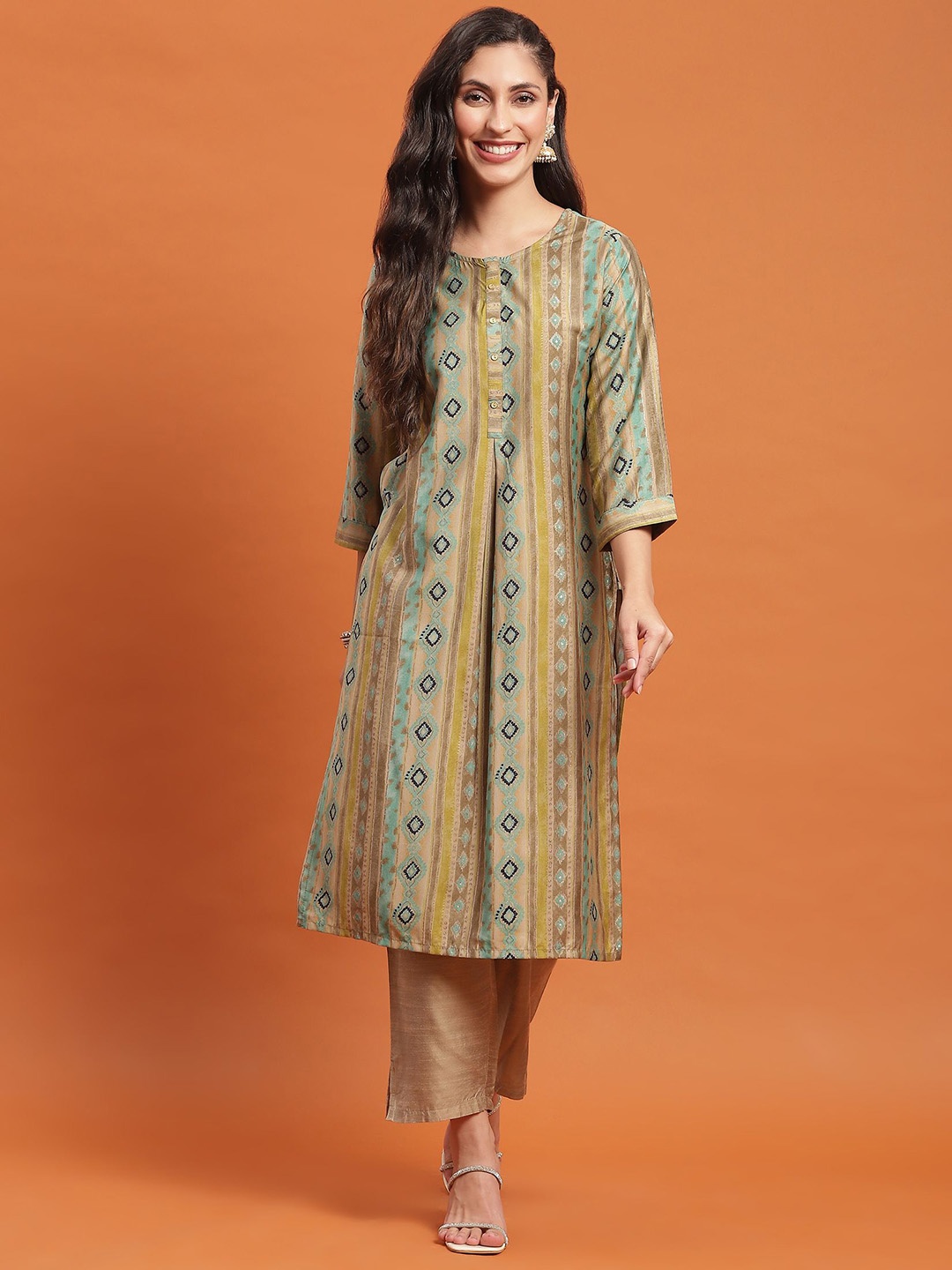 

Shree Geometric Printed Round Neck Straight Kurta, Olive