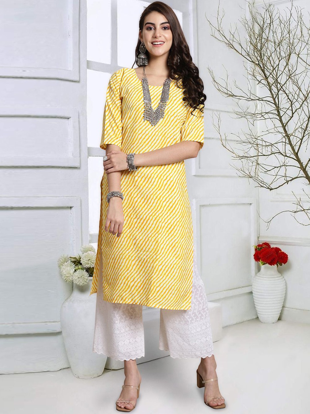 

7Threads Leheriya Printed Round Neck Straight Kurta, Yellow
