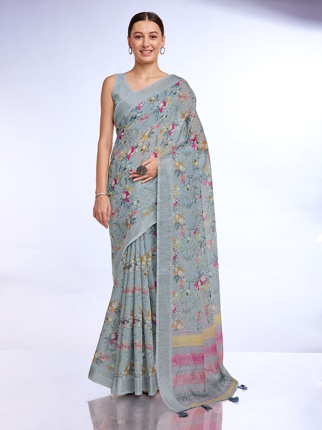 

Ishin Floral Printed Saree, Grey