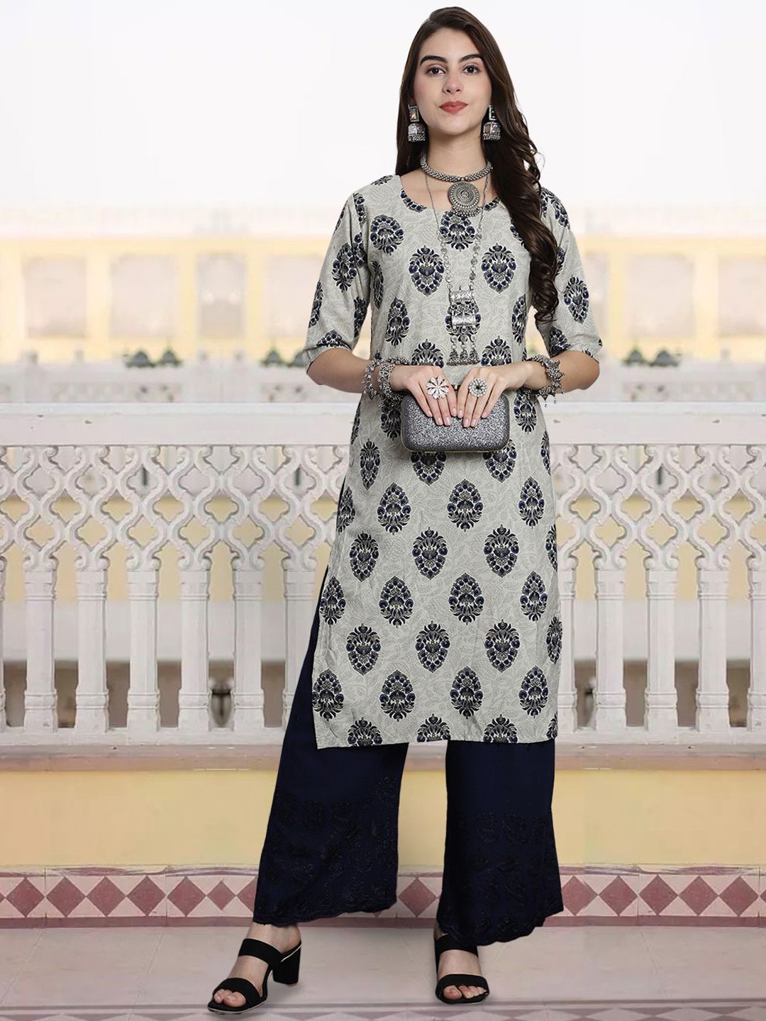 

7Threads Floral Printed Round Neck Straight Kurta, Grey