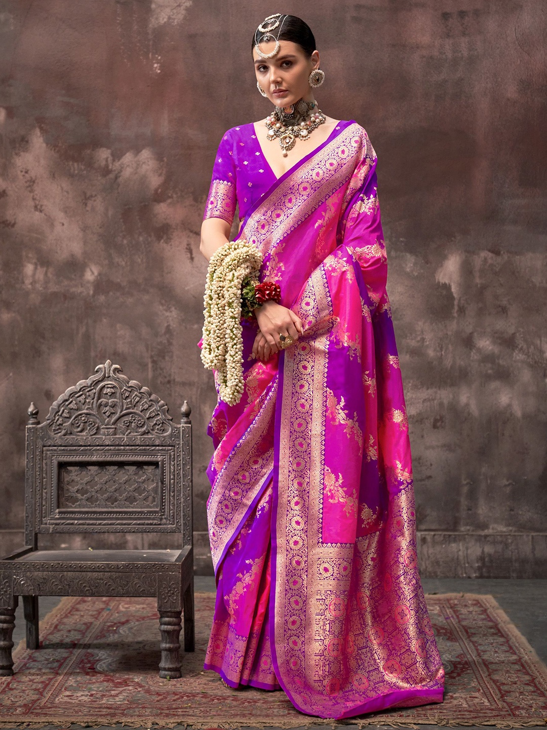 

elora Floral Zari Silk Blend Banarasi Saree, Pink