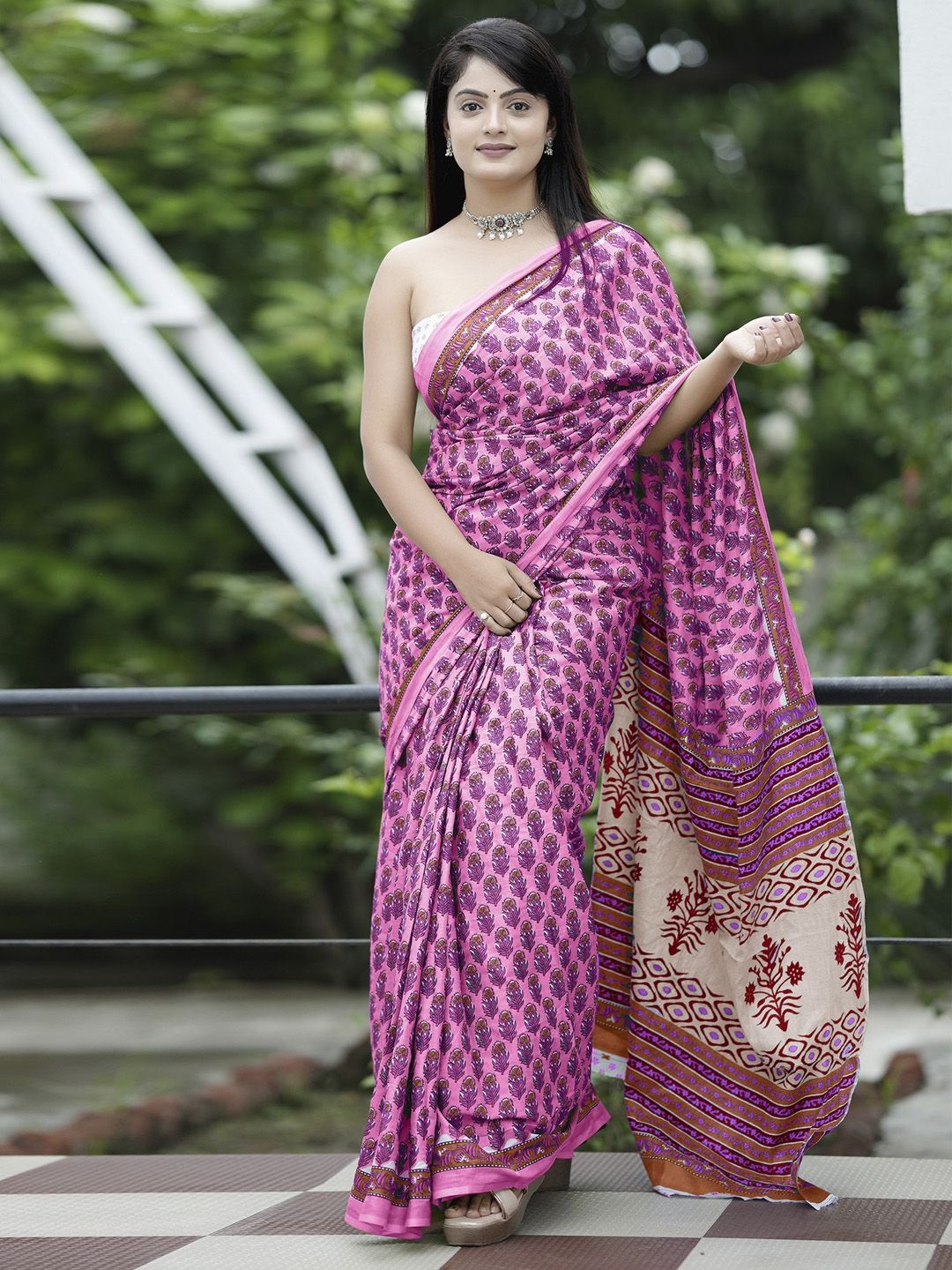 

KALINI Bagh bagru printed saree with blouse piece, Purple