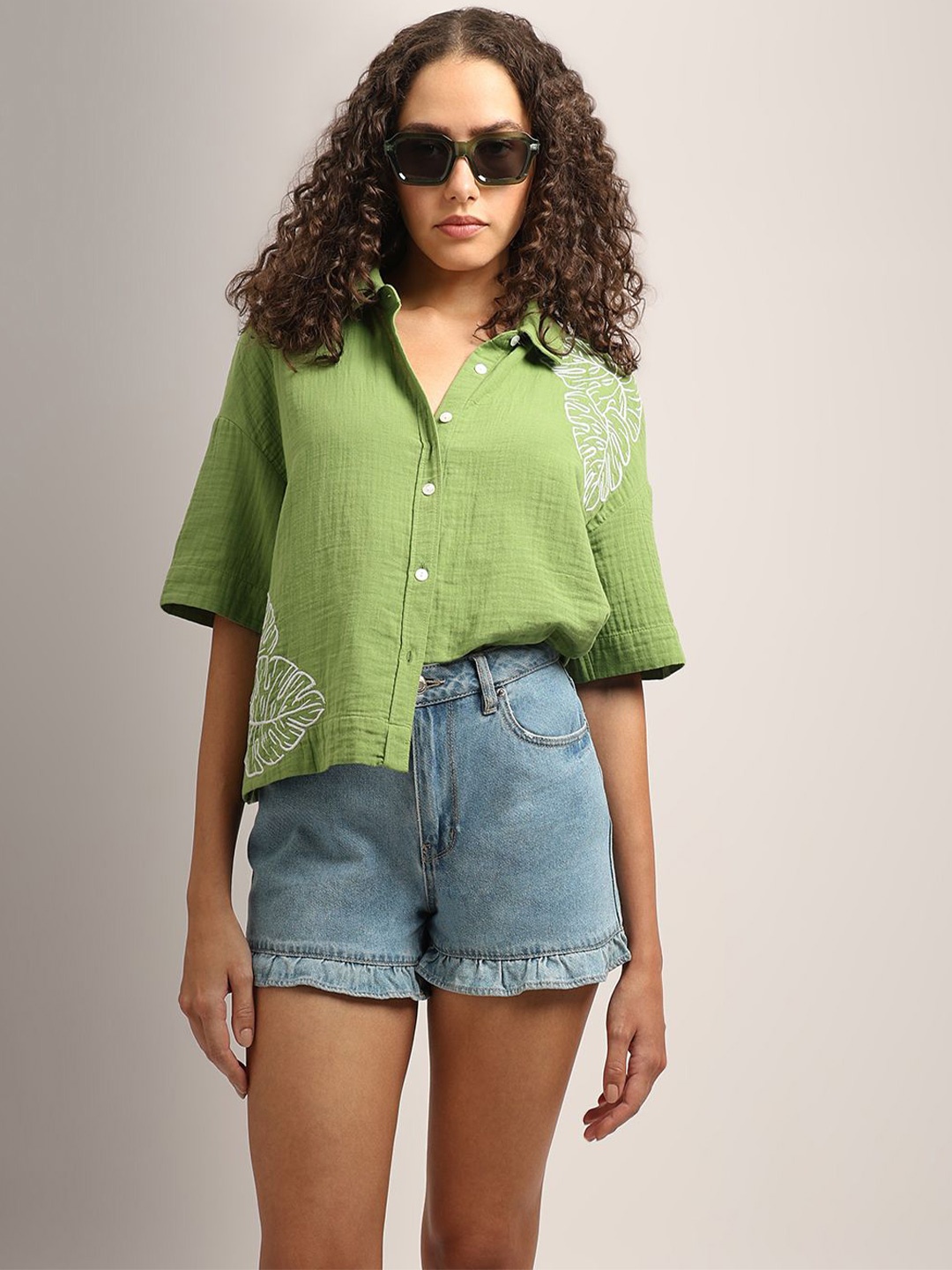 

Vero Moda Women Floral Opaque Casual Shirt, Green